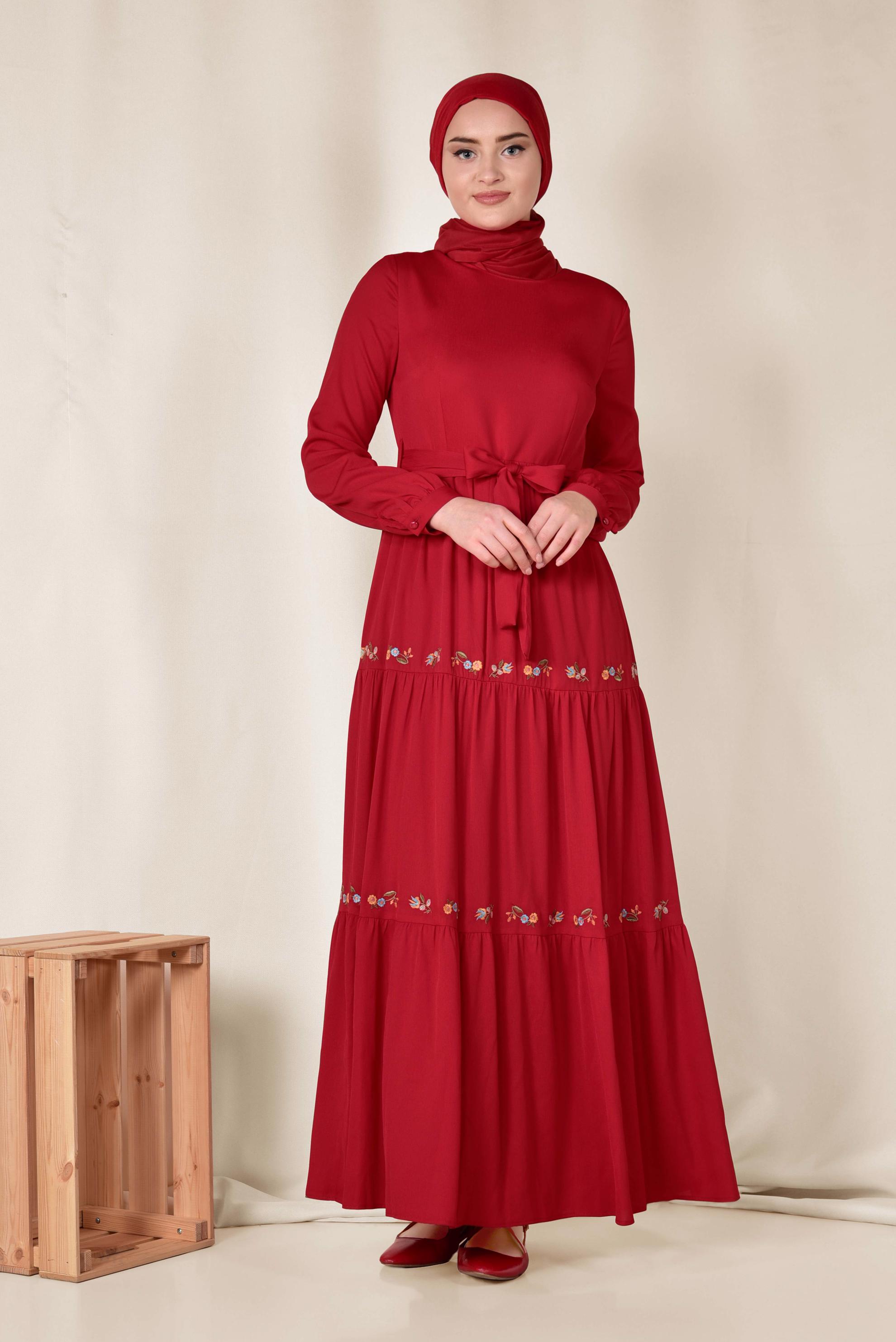 Tesettür giyim KIRMIZI BELİ BAĞCIKLI NAKIŞLI ELBİSE 4945