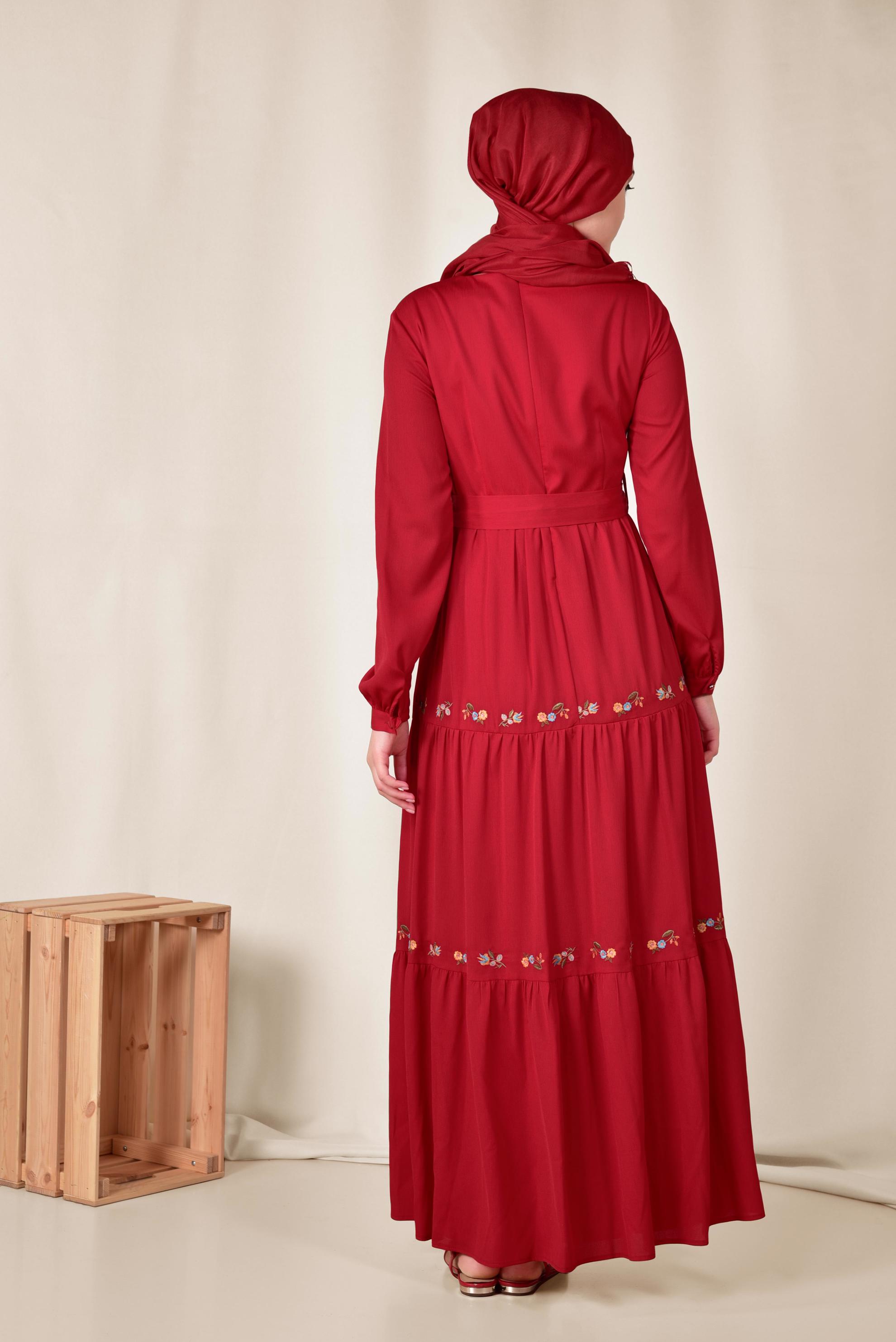 Tesettür giyim KIRMIZI BELİ BAĞCIKLI NAKIŞLI ELBİSE 4945