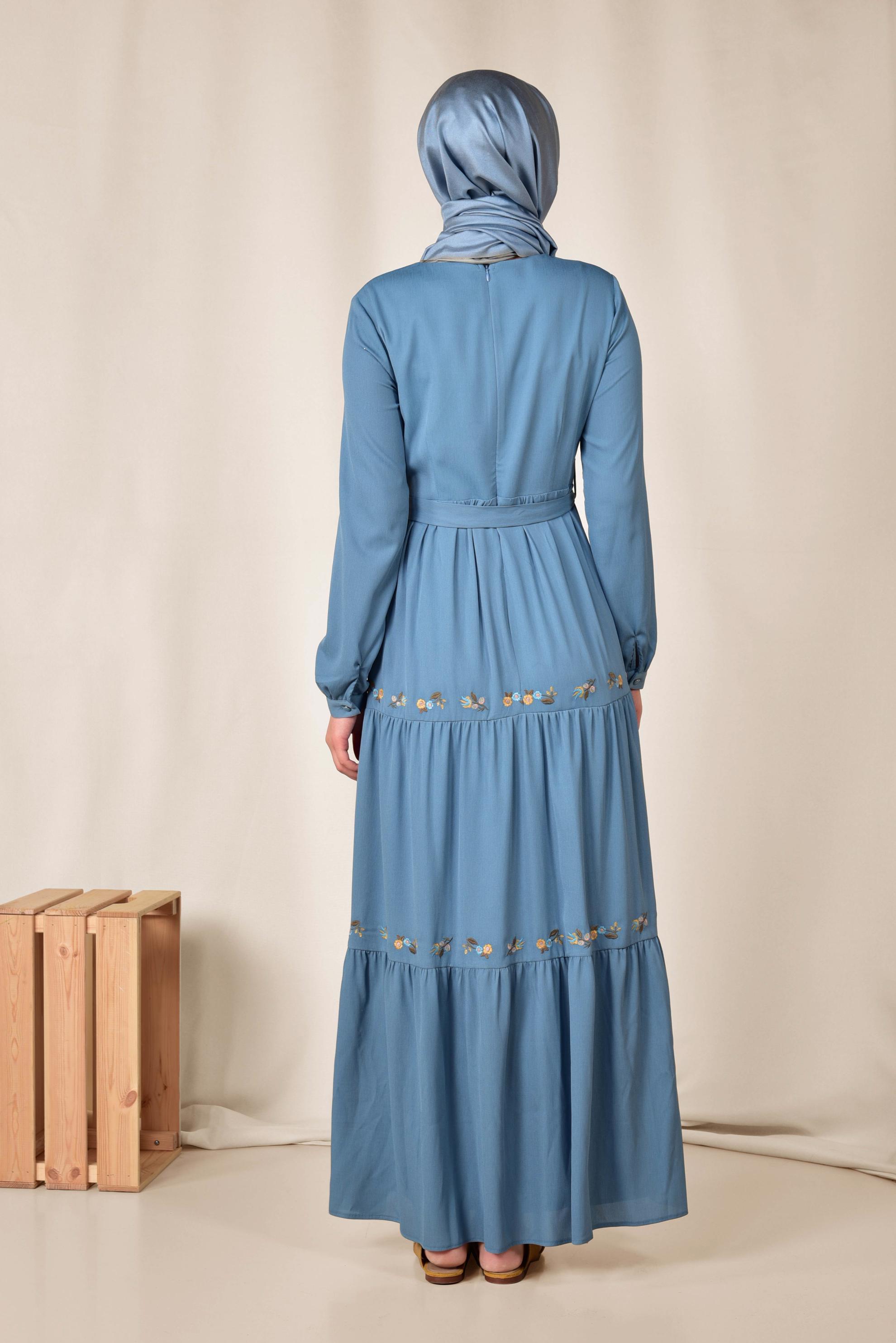 Tesettür giyim MAVİ BELİ BAĞCIKLI NAKIŞLI ELBİSE 4945