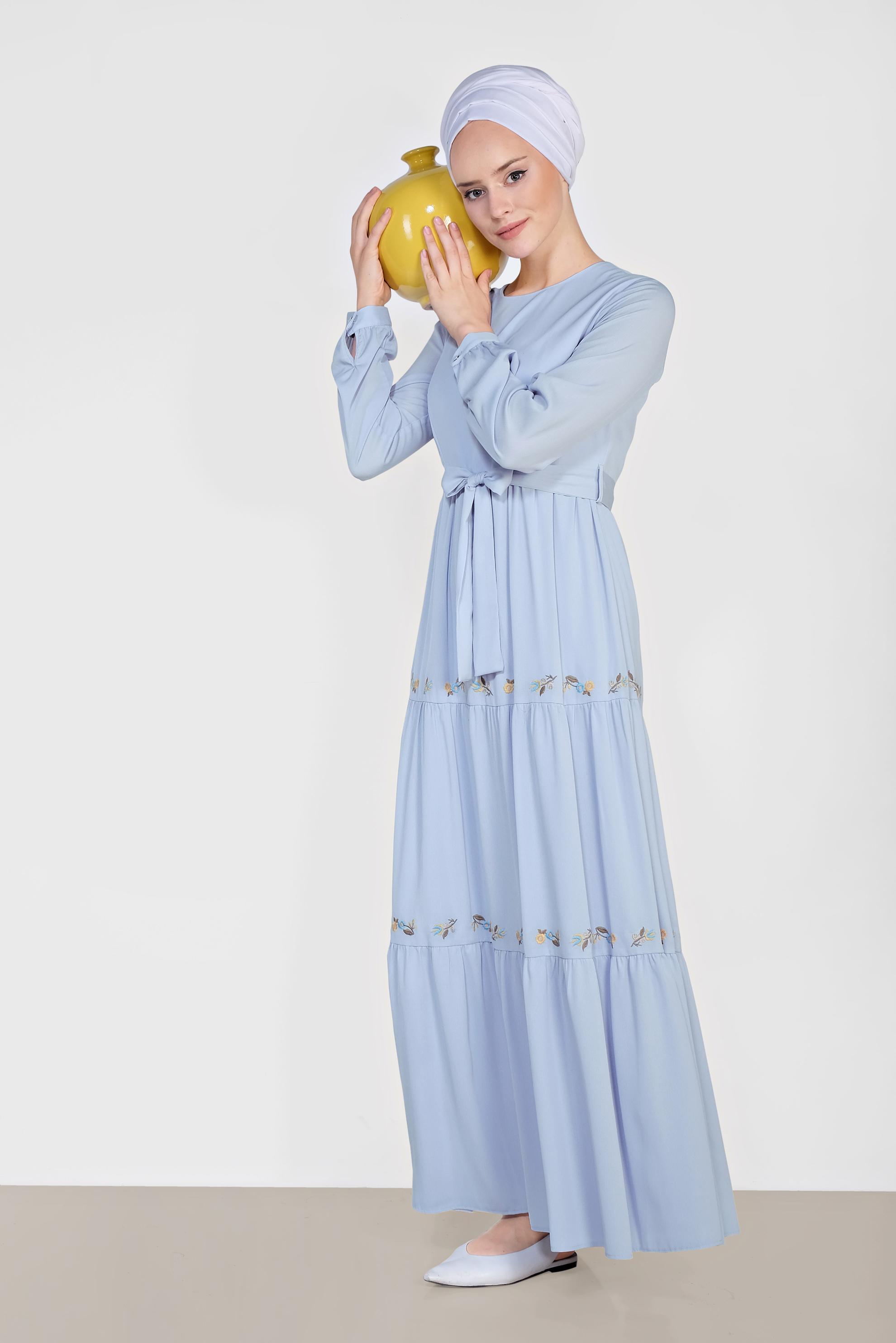 Tesettür giyim MAVİ BELİ BAĞCIKLI NAKIŞLI ELBİSE 4945