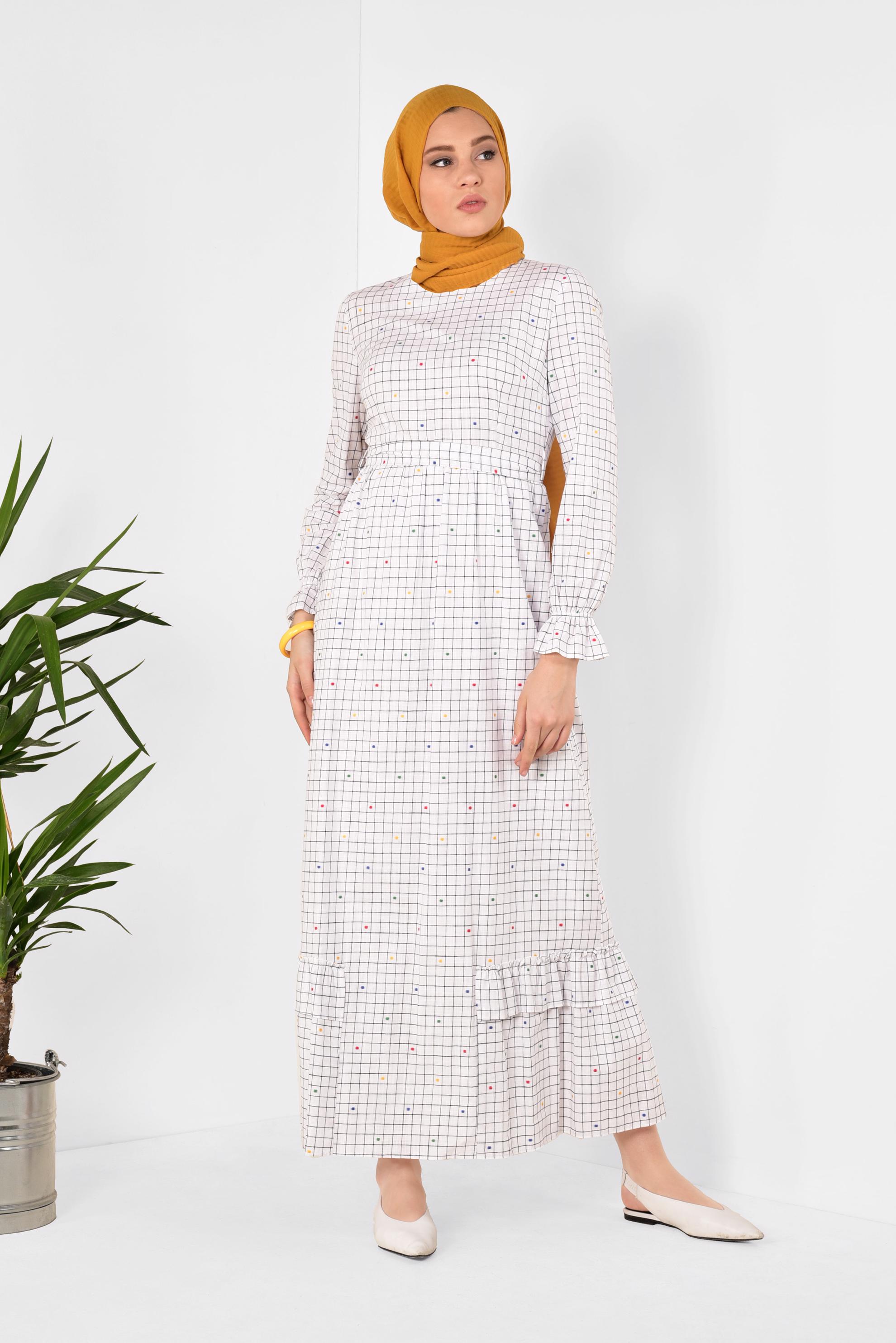 Tesettür giyim EKRU KARE DESENLİ PUANTİYELİ ELBİSE 4949