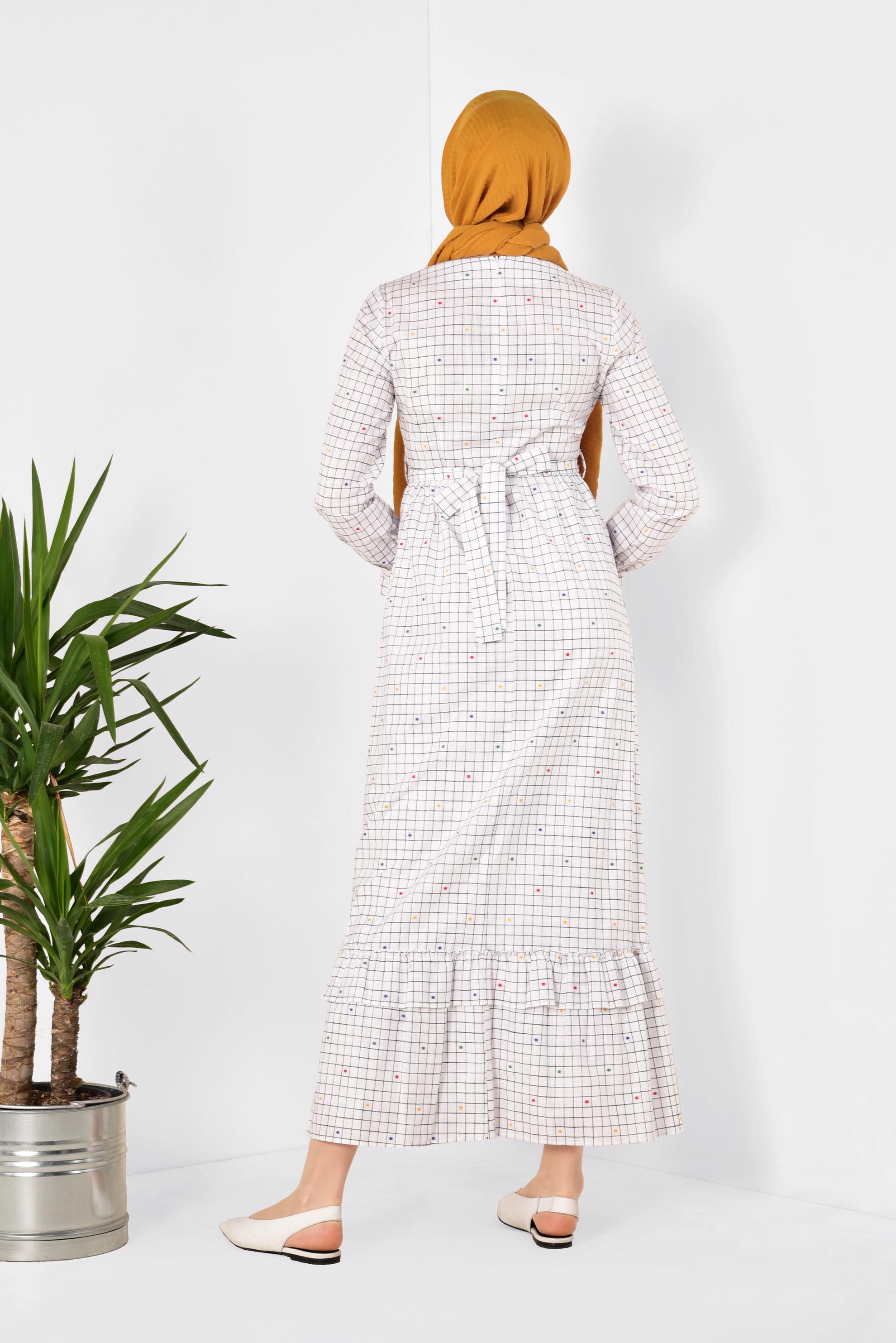 Tesettür giyim EKRU KARE DESENLİ PUANTİYELİ ELBİSE 4949