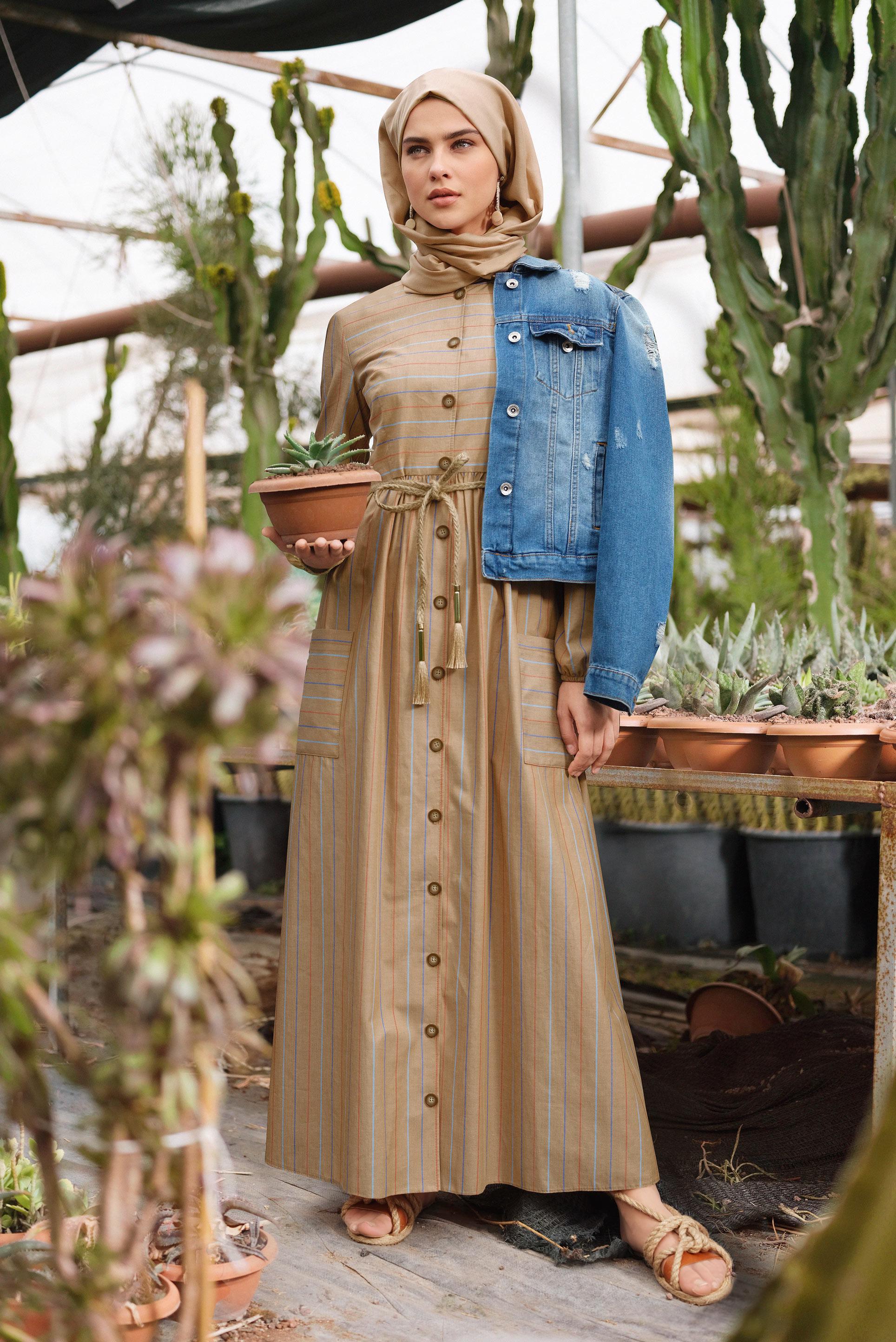 Tesettür giyim SARI ÇİZGİ DESENLİ ÖNDEN DÜĞMELİ ELBİSE 4991 