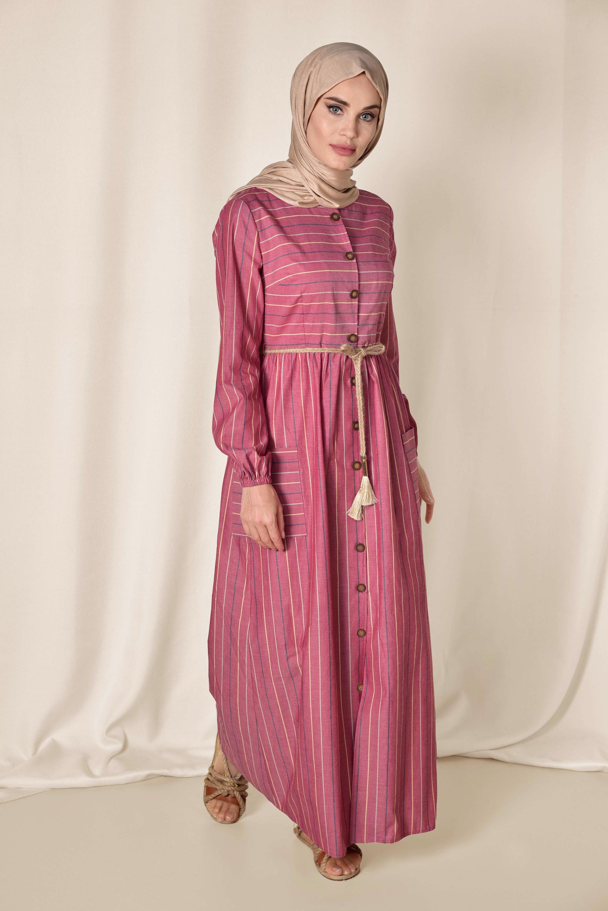 Tesettür giyim BORDO ÇİZGİ DESENLİ ÖNDEN DÜĞMELİ ELBİSE 4991 