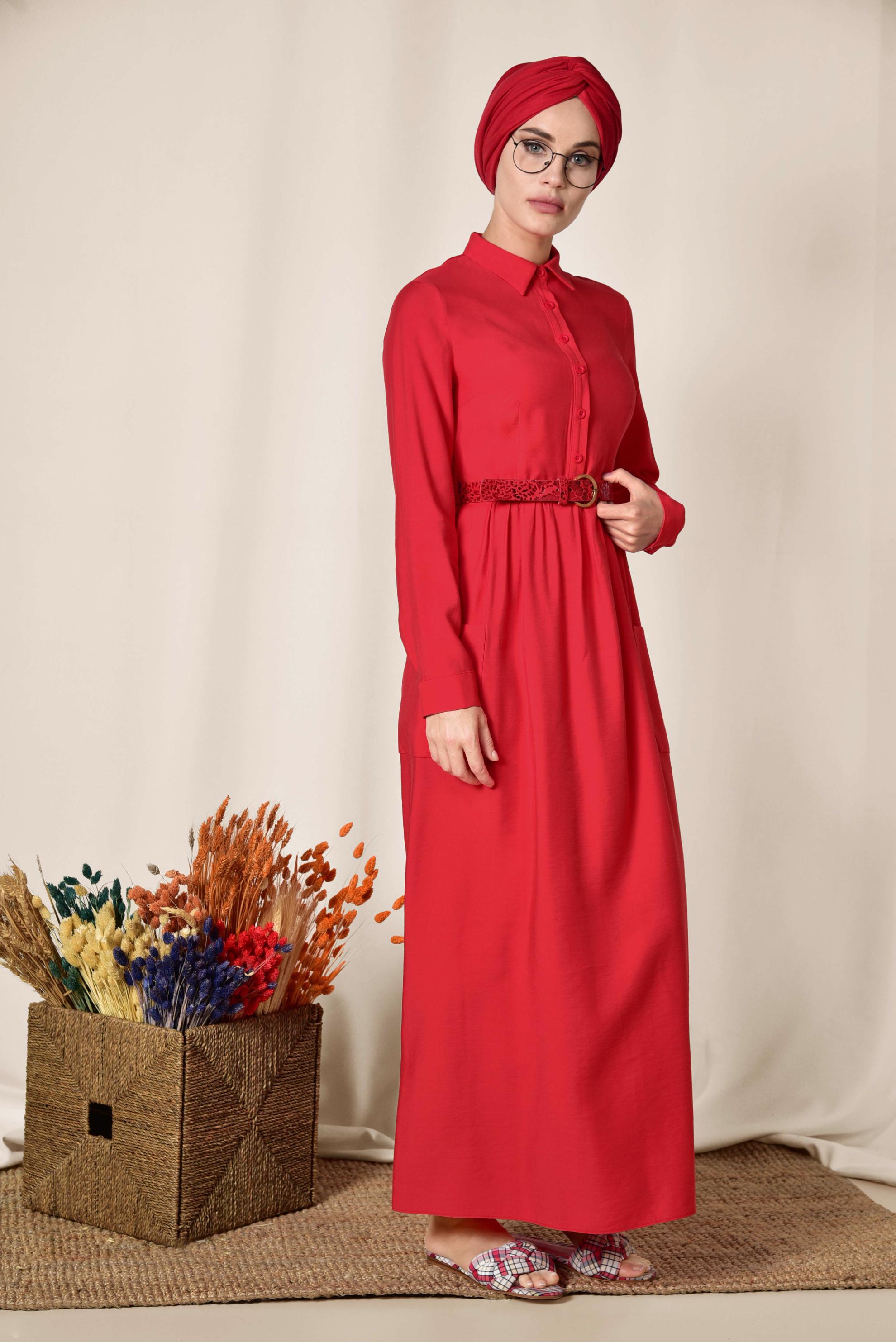 Tesettür giyim KIRMIZI CEP VE KEMER DETAYLI ELBİSE 4992 