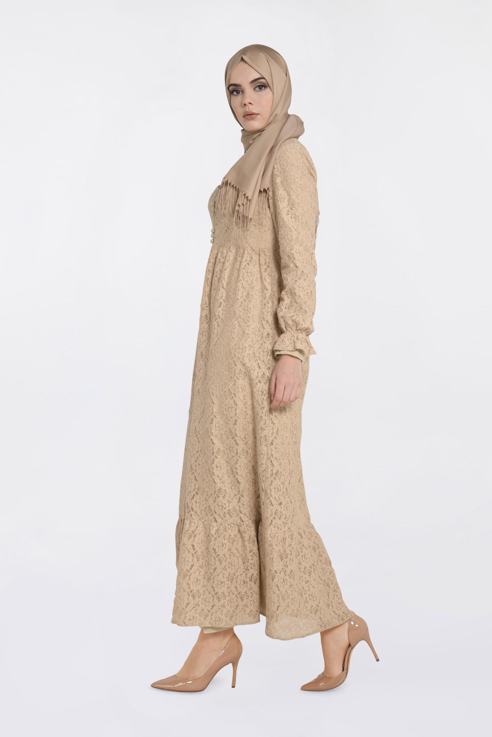 Tesettür giyim ALTIN DANTELLİ DÜĞME DETAYLI ELBİSE 4390-1