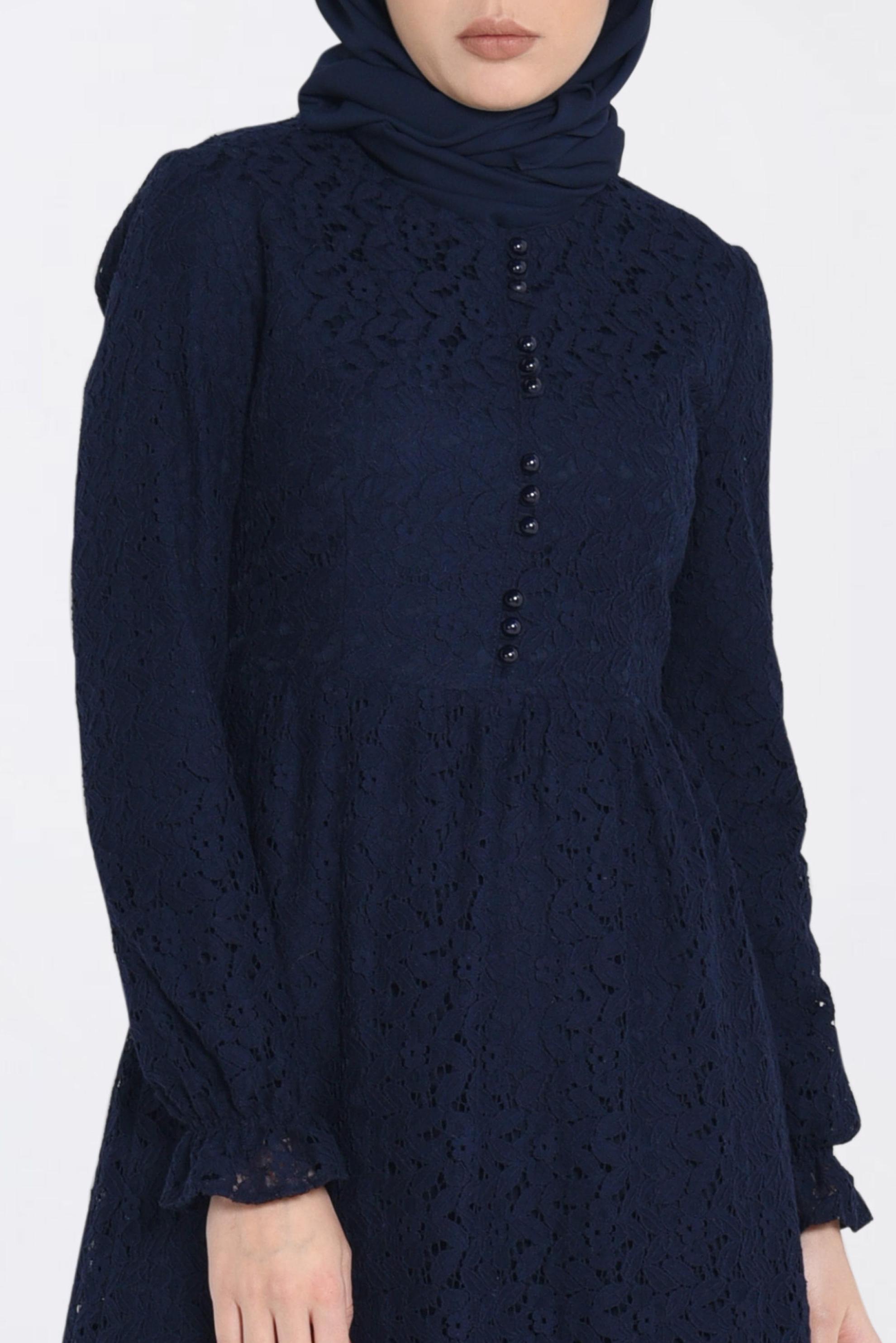 Tesettür giyim LACİVERT DANTELLİ DÜĞME DETAYLI ELBİSE 4390-1