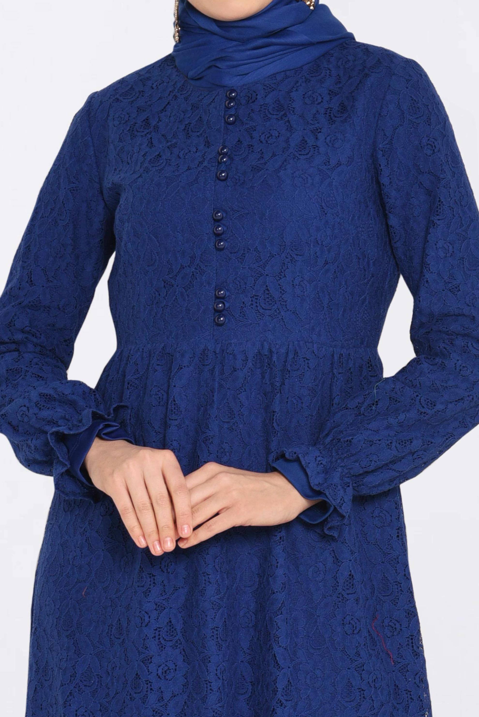 Tesettür giyim LACİVERT DANTELLİ DÜĞME DETAYLI ELBİSE 4390-1