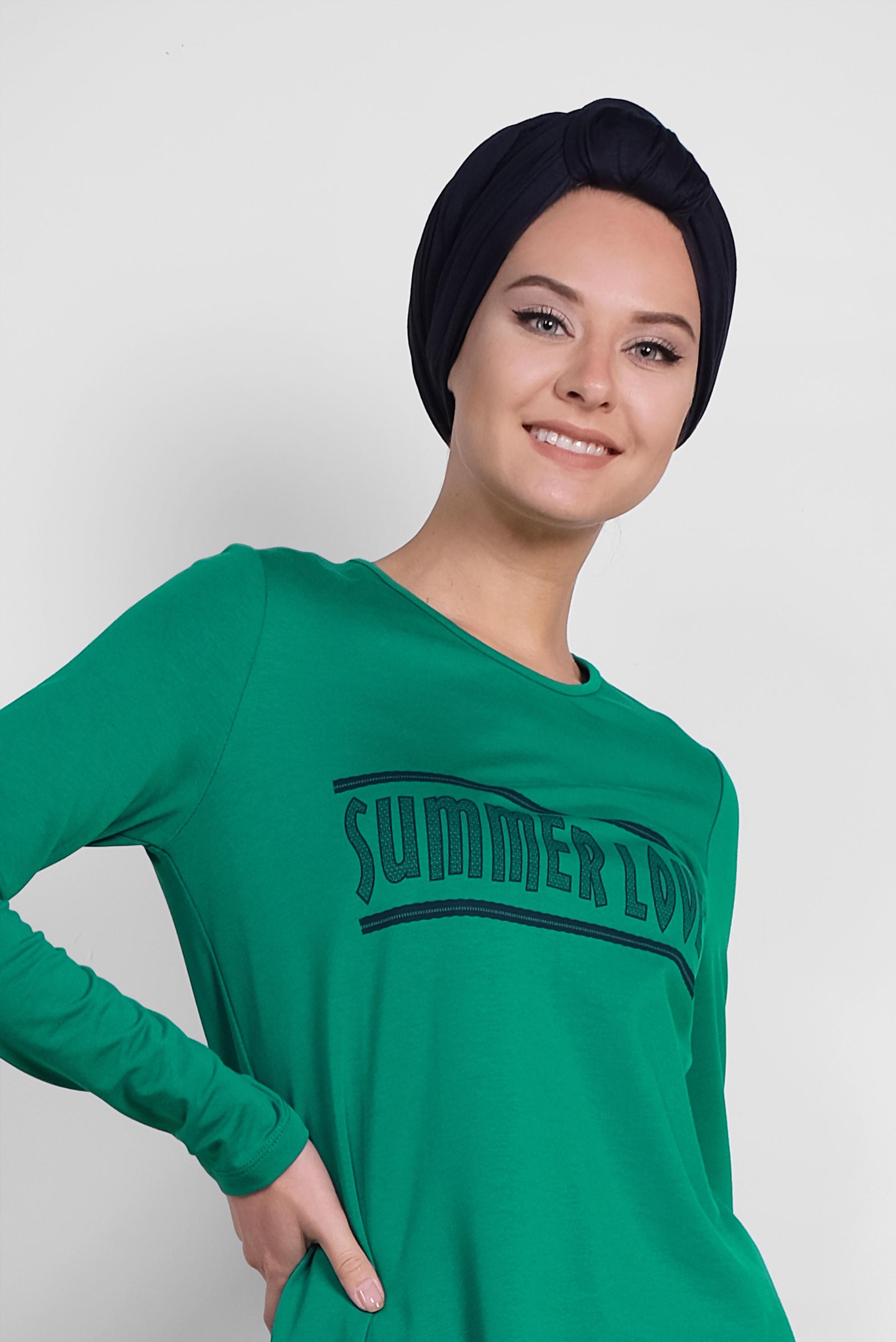 Tesettür giyim YEŞİL YAZI BASKILI EŞOFMAN TUNİK 4075 