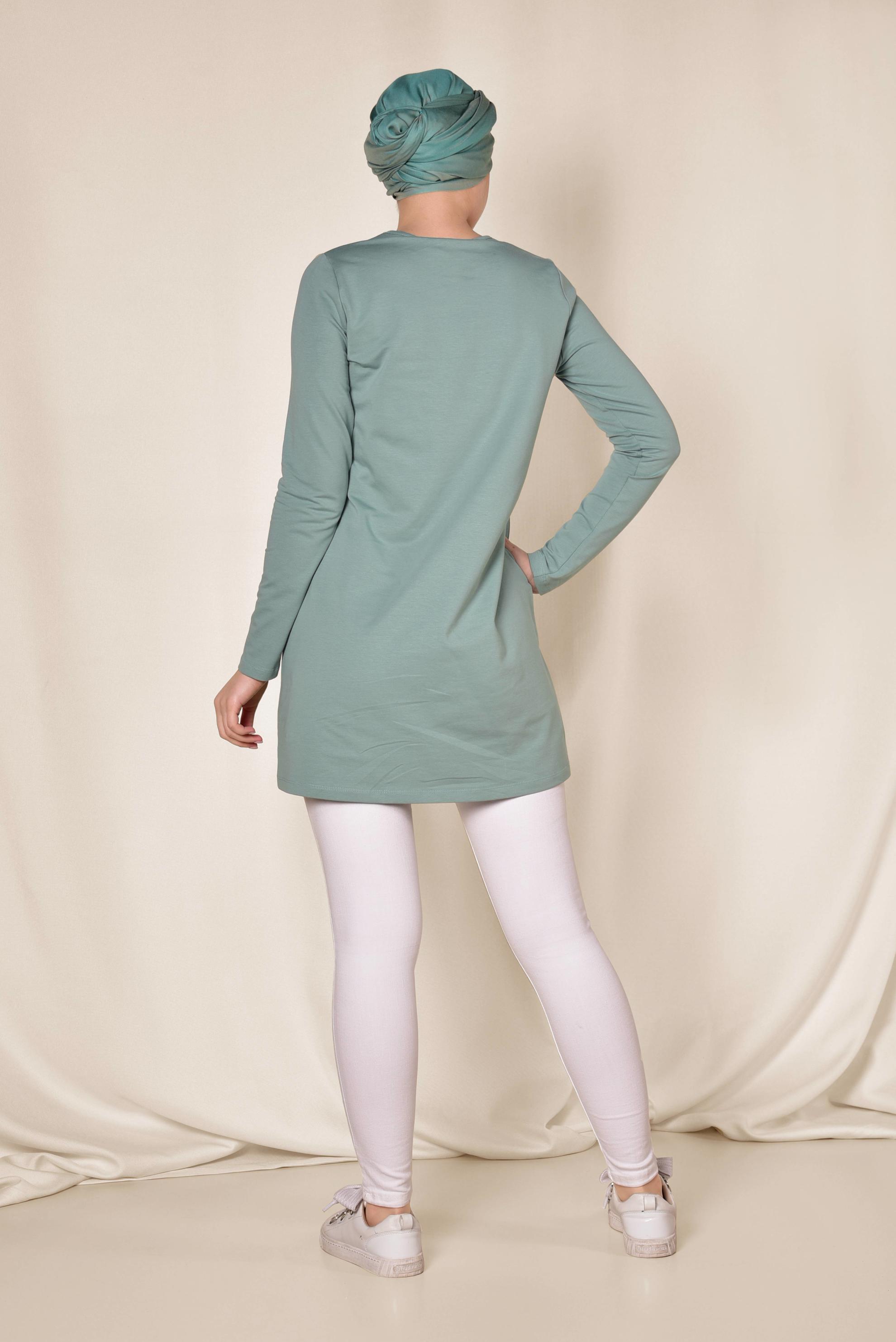 Tesettür giyim YEŞİL YAZI BASKILI EŞOFMAN TUNİK 4075 