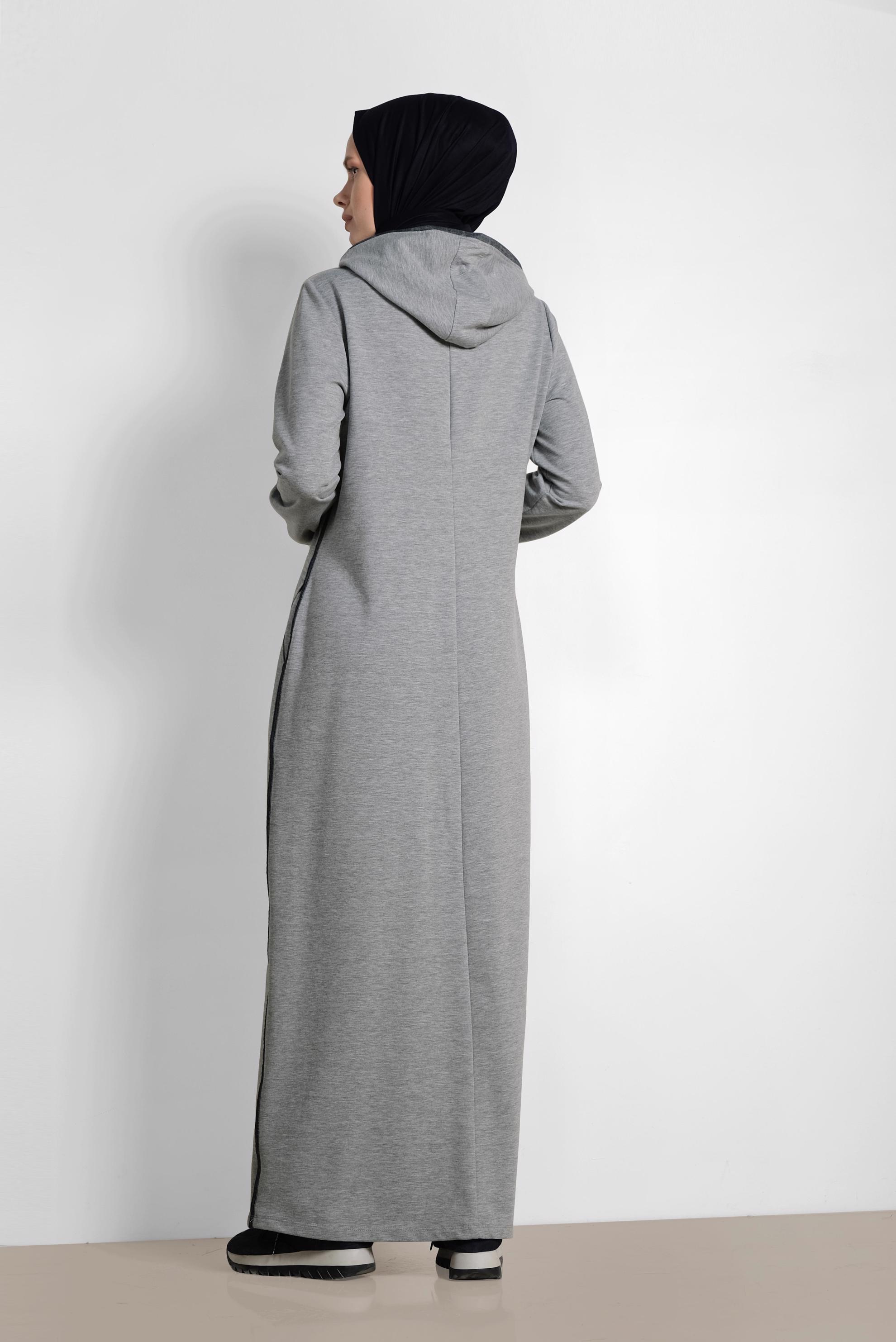 Tesettür giyim GRİ TAŞ VE YAZI DETAYLI EŞOFMAN ELBİSE 4228