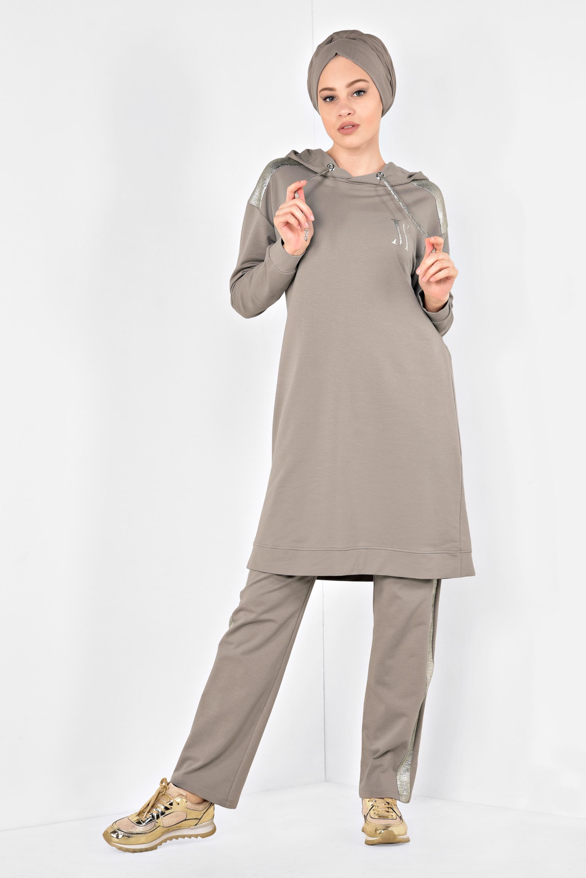 Tesettür giyim KAHVE ALVİNA LOGOLU KAPÜŞONLU PANTOLONLU EŞOFMAN TAKIMI 4870