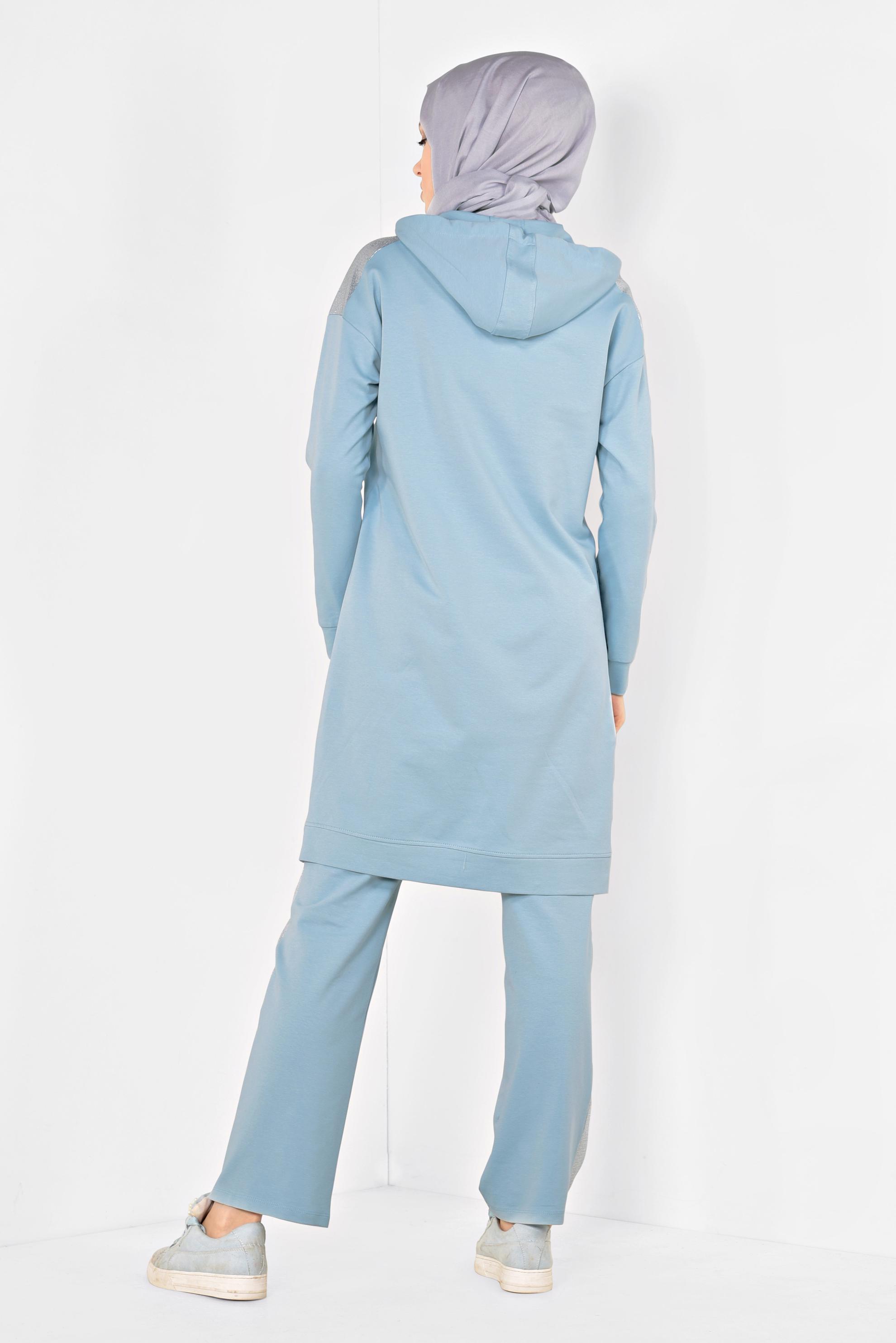 Tesettür giyim MAVİ ALVİNA LOGOLU KAPÜŞONLU PANTOLONLU EŞOFMAN TAKIMI 4870