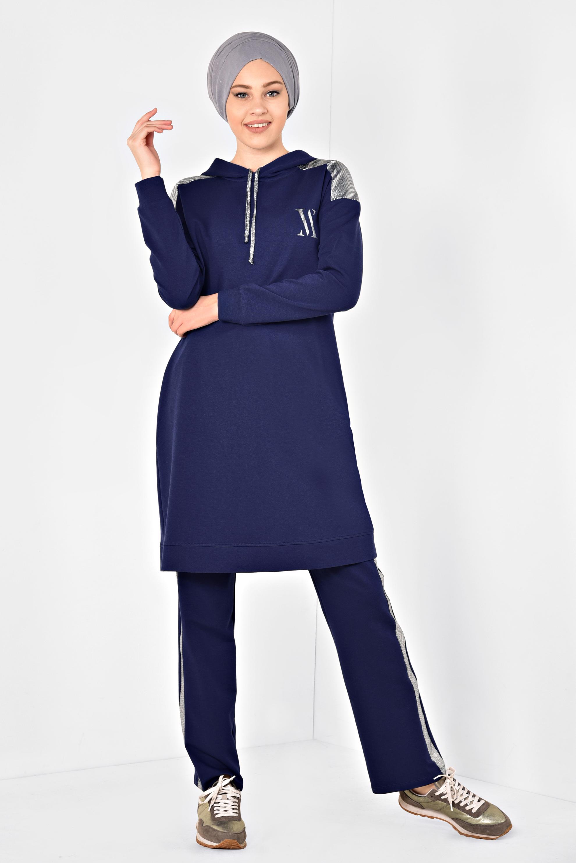Tesettür giyim LACİVERT ALVİNA LOGOLU KAPÜŞONLU PANTOLONLU EŞOFMAN TAKIMI 4870