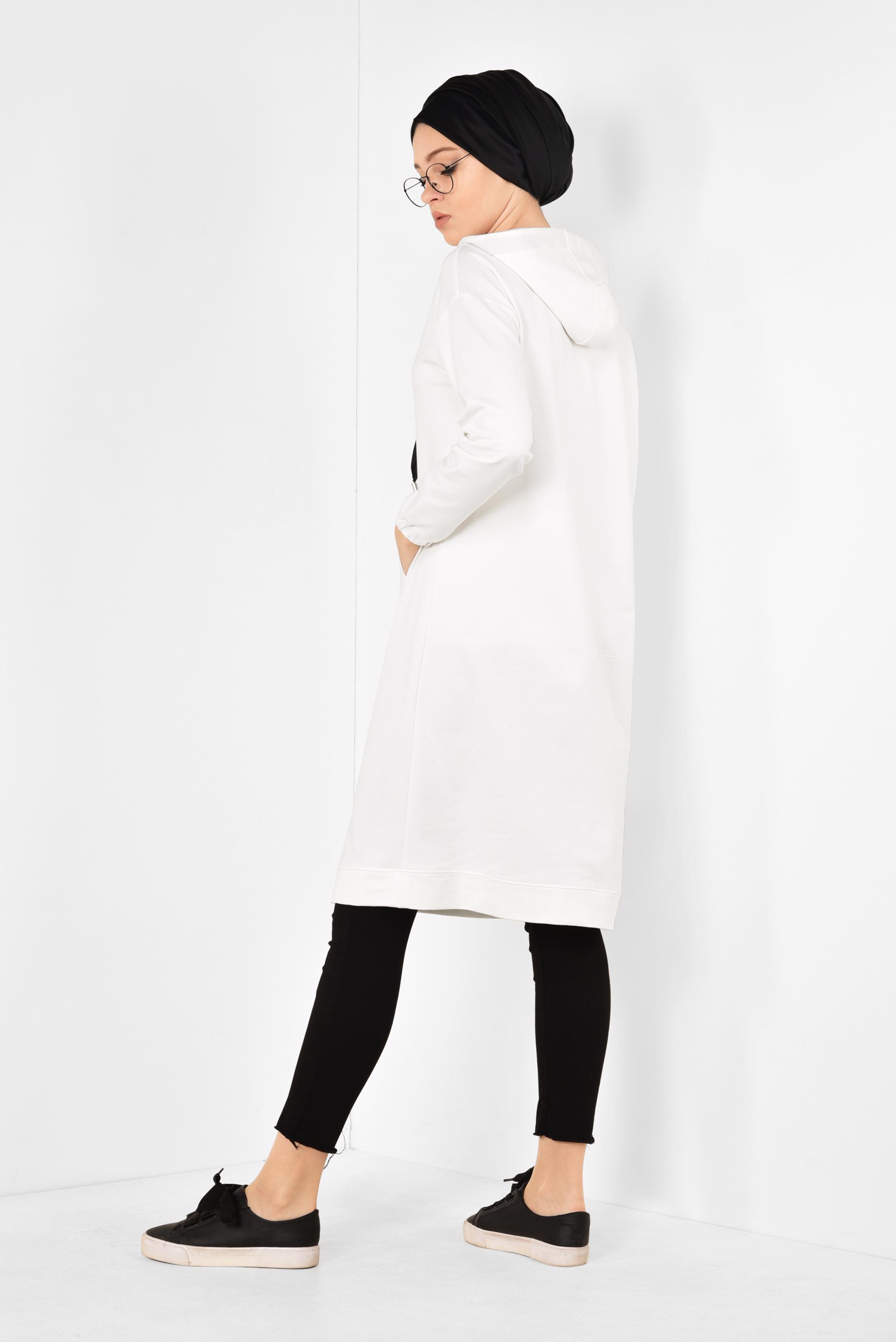 Tesettür giyim BEYAZ CEP DETAYLI KAPÜŞONLU SPOR TUNİK 4872 