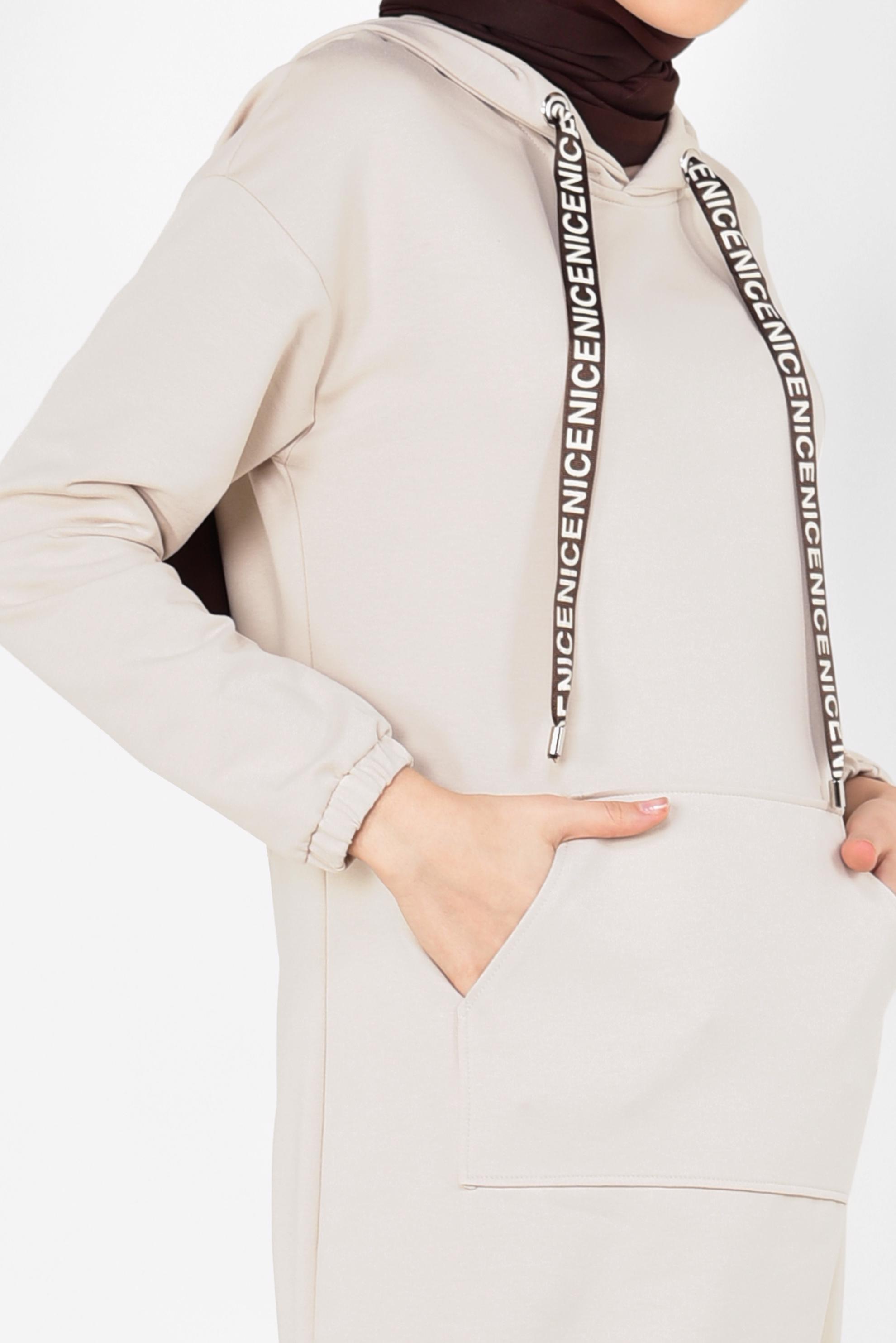 Tesettür giyim BEJ CEP DETAYLI KAPÜŞONLU SPOR TUNİK 4872 