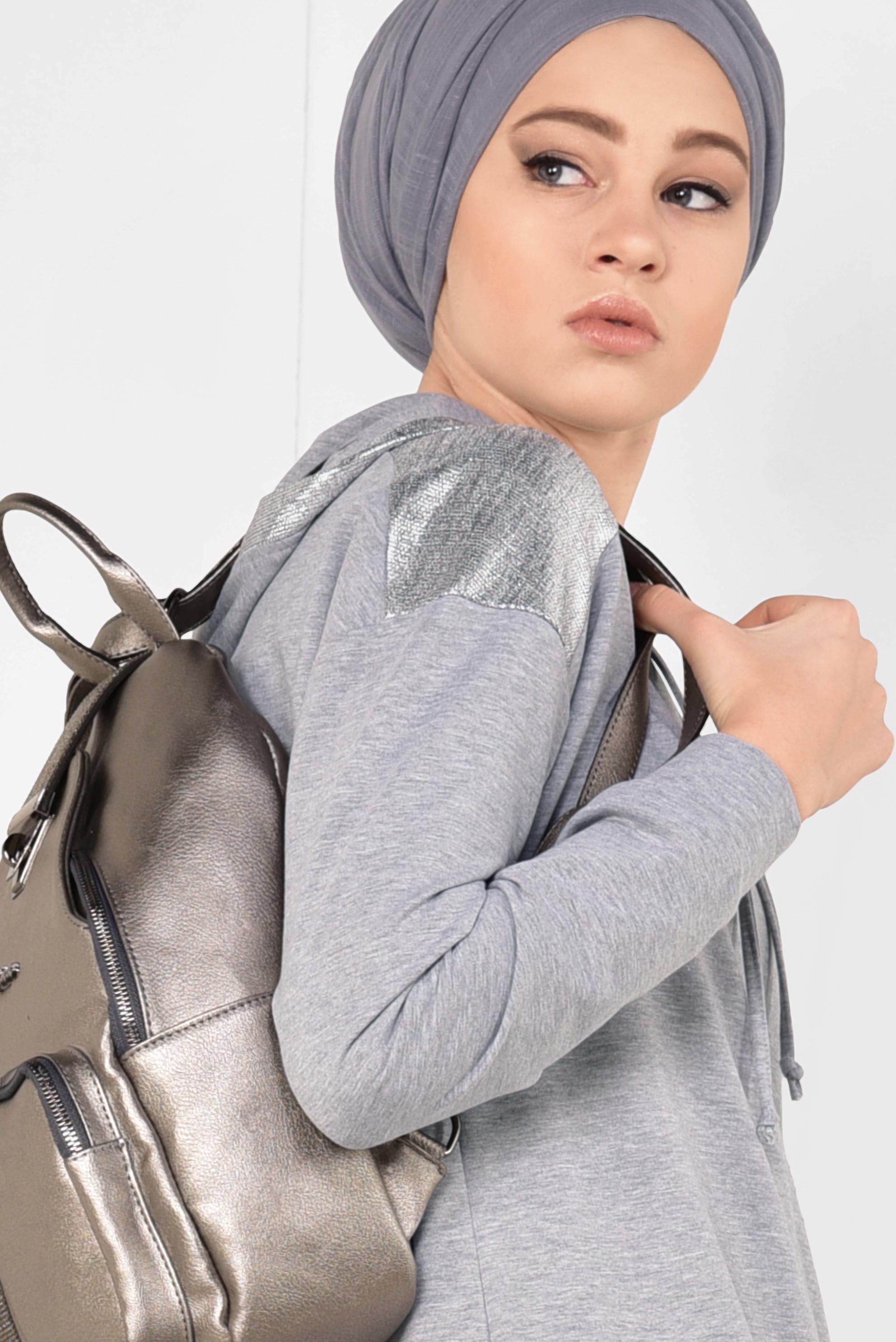 Tesettür giyim GRİ ÖNDEN FERMUARLI KAPÜŞONLU TUNİK 4873 