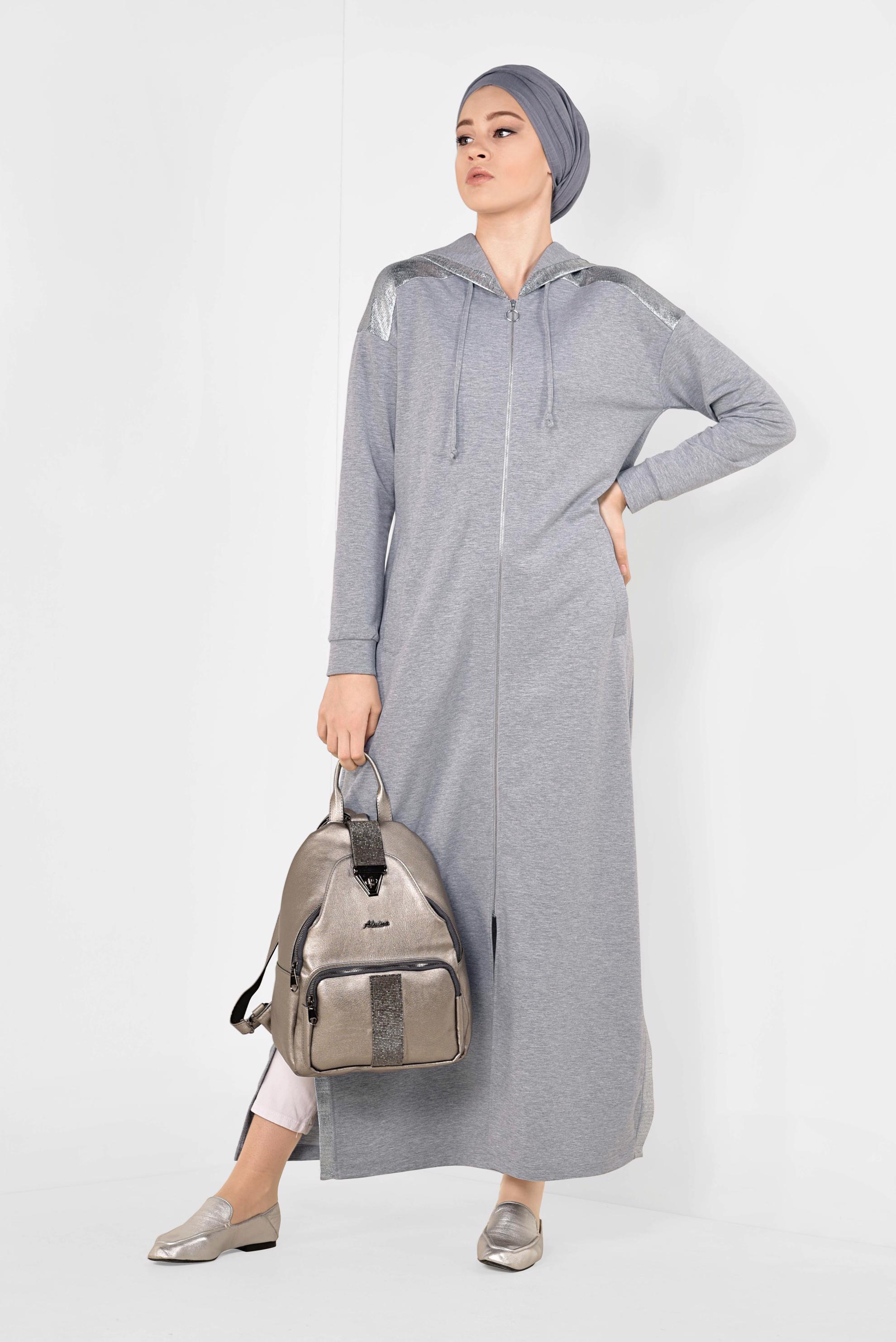 Tesettür giyim GRİ ÖNDEN FERMUARLI KAPÜŞONLU TUNİK 4873 