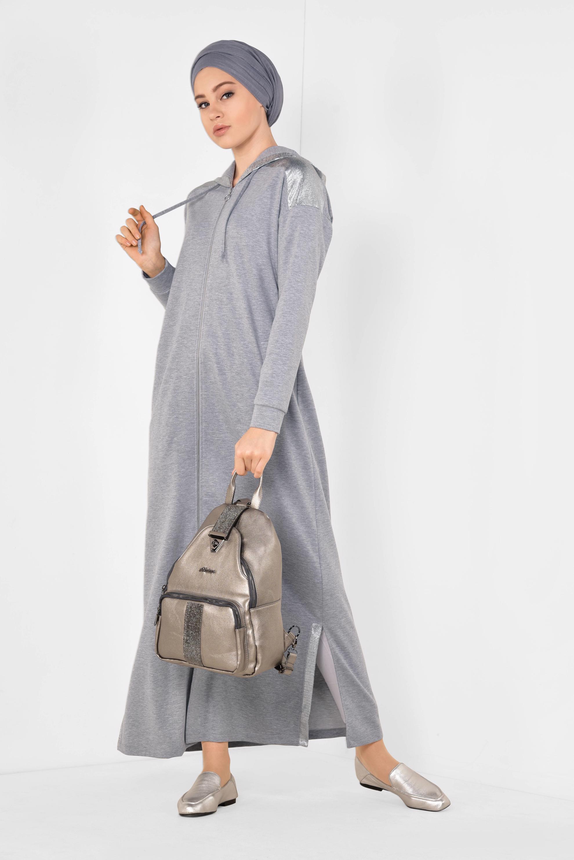 Tesettür giyim GRİ ÖNDEN FERMUARLI KAPÜŞONLU TUNİK 4873 