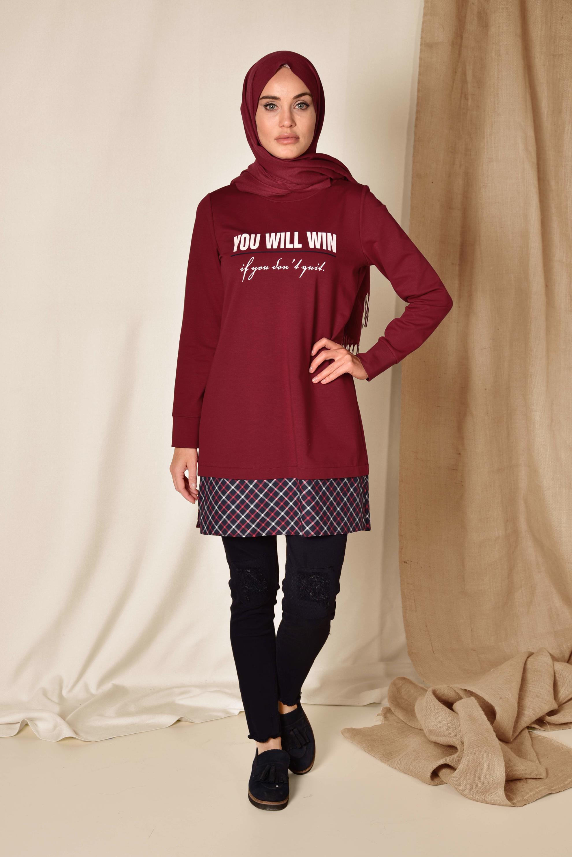 Tesettür giyim BORDO ETEK UCU EKOSE DESENLİ YAZI BASKILI EŞOFMAN TUNİK 4895