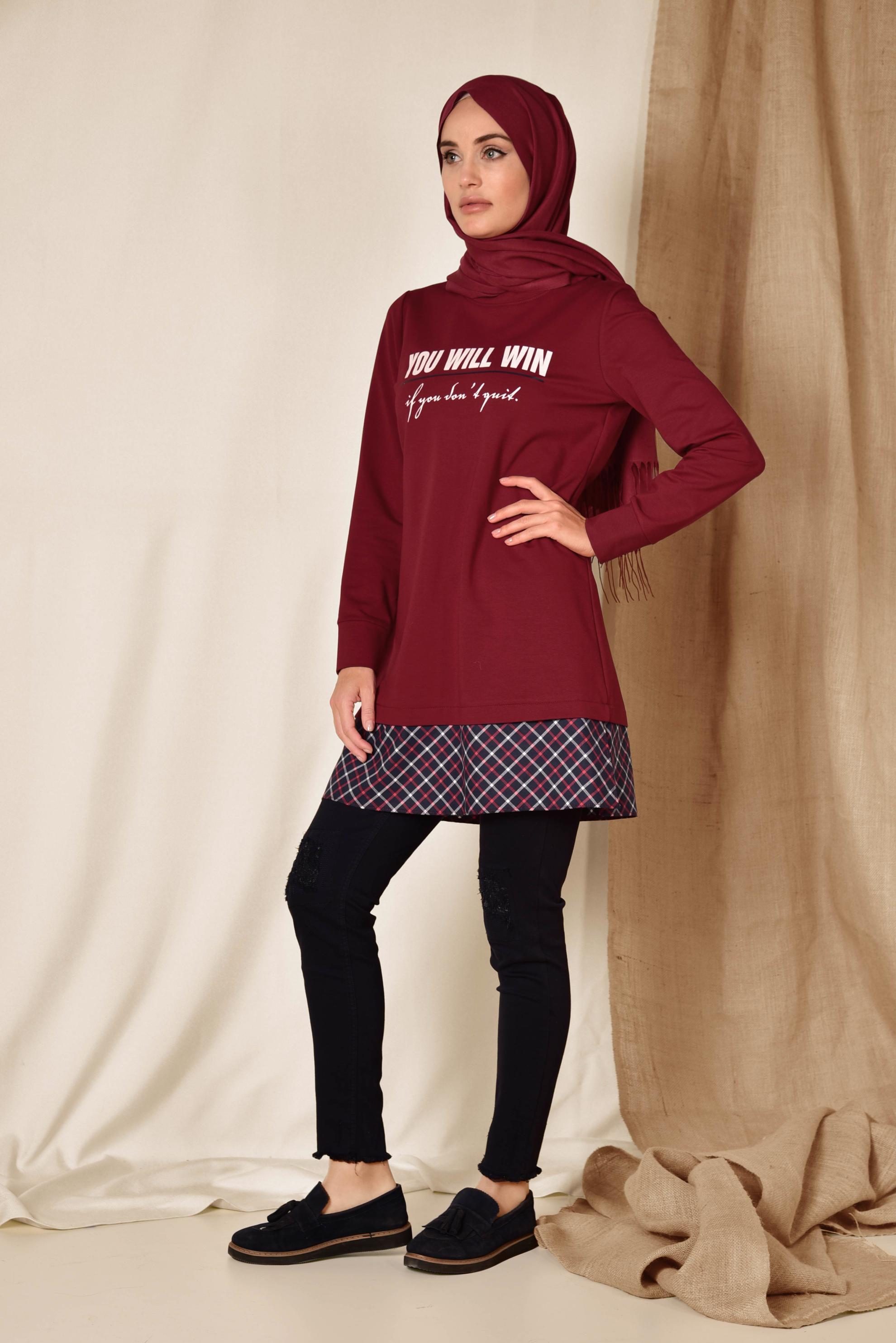 Tesettür giyim BORDO ETEK UCU EKOSE DESENLİ YAZI BASKILI EŞOFMAN TUNİK 4895
