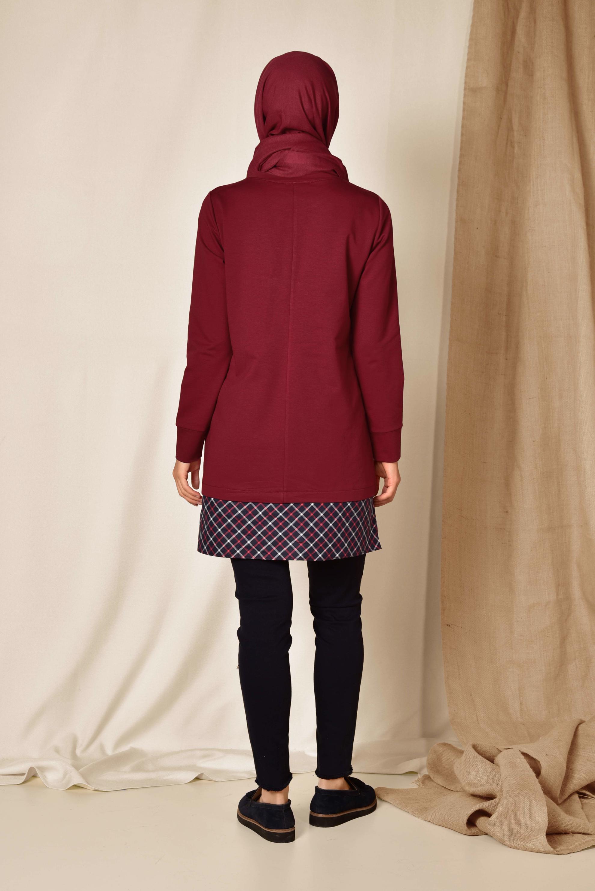 Tesettür giyim BORDO ETEK UCU EKOSE DESENLİ YAZI BASKILI EŞOFMAN TUNİK 4895