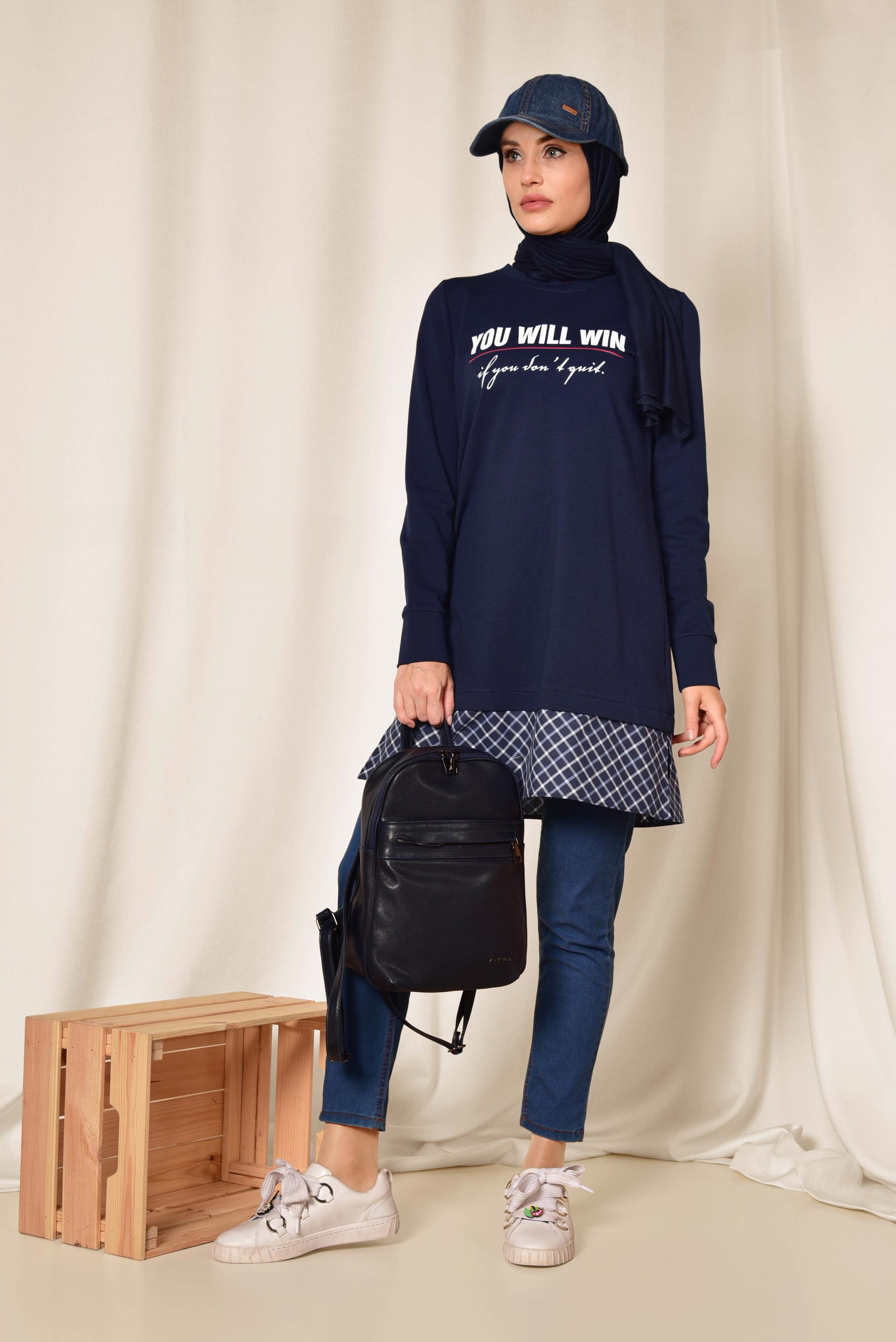 Tesettür giyim LACİVERT ETEK UCU EKOSE DESENLİ YAZI BASKILI EŞOFMAN TUNİK 4895