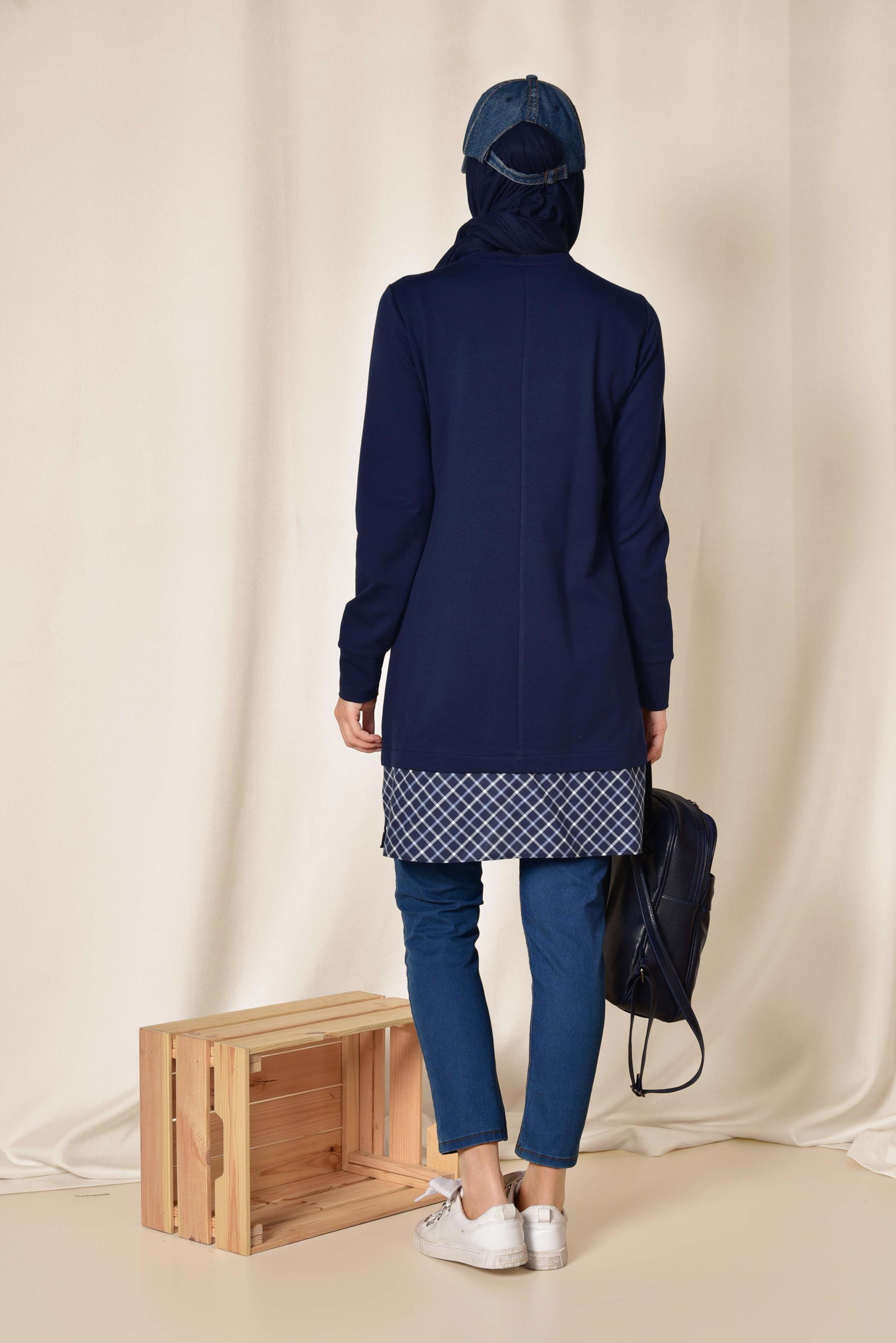 Tesettür giyim LACİVERT ETEK UCU EKOSE DESENLİ YAZI BASKILI EŞOFMAN TUNİK 4895