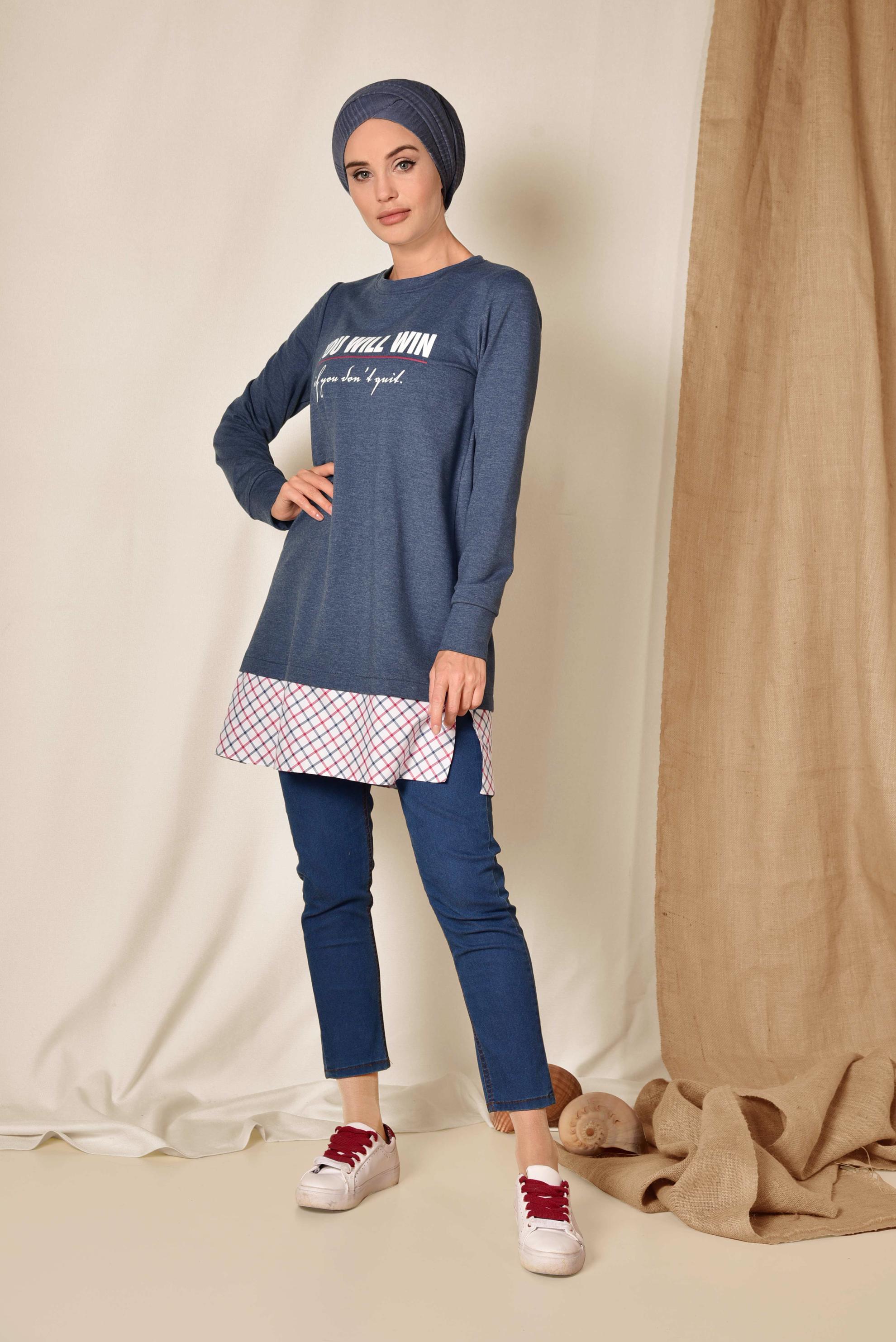 Tesettür giyim LACİVERT ETEK UCU EKOSE DESENLİ YAZI BASKILI EŞOFMAN TUNİK 4895