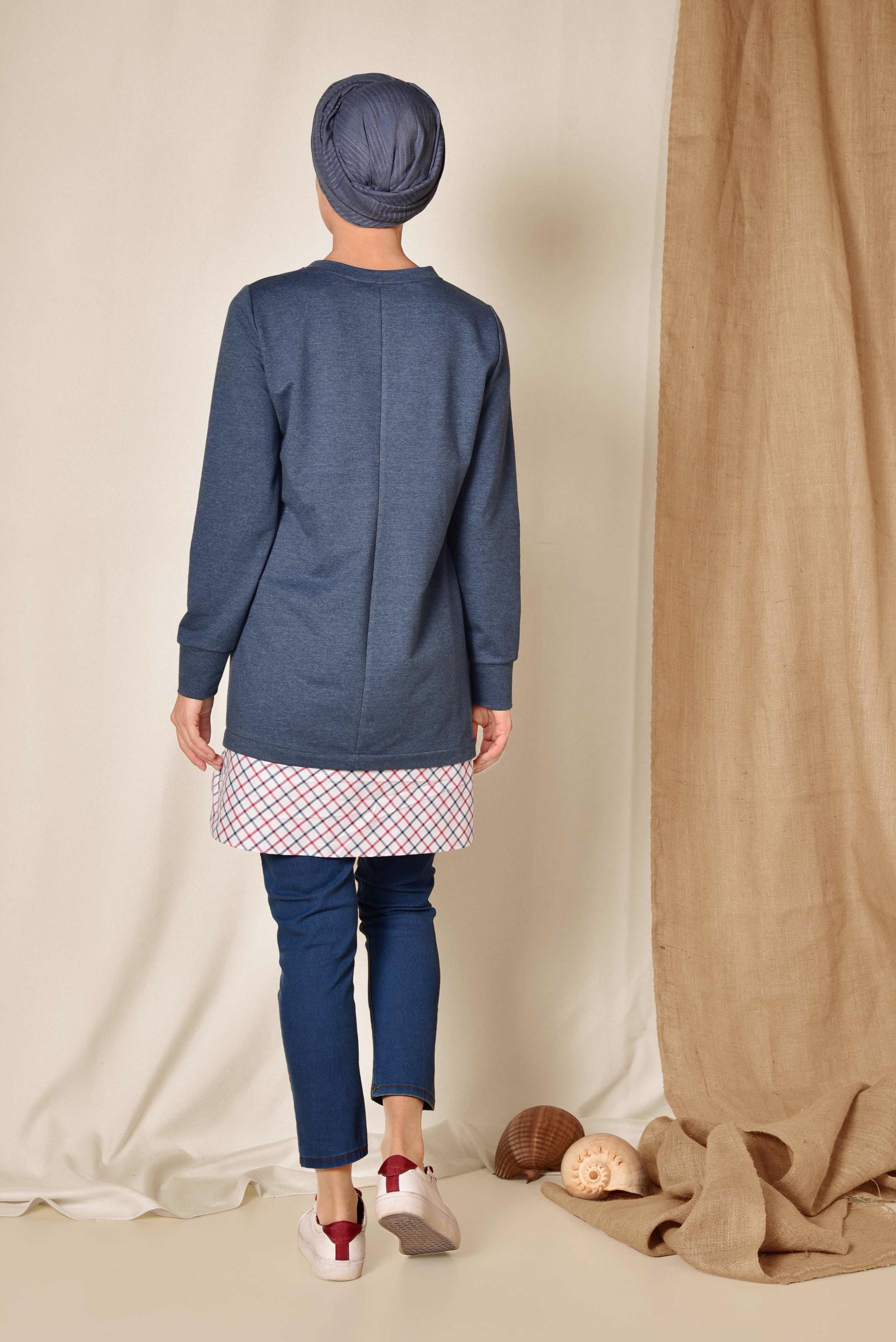 Tesettür giyim LACİVERT ETEK UCU EKOSE DESENLİ YAZI BASKILI EŞOFMAN TUNİK 4895