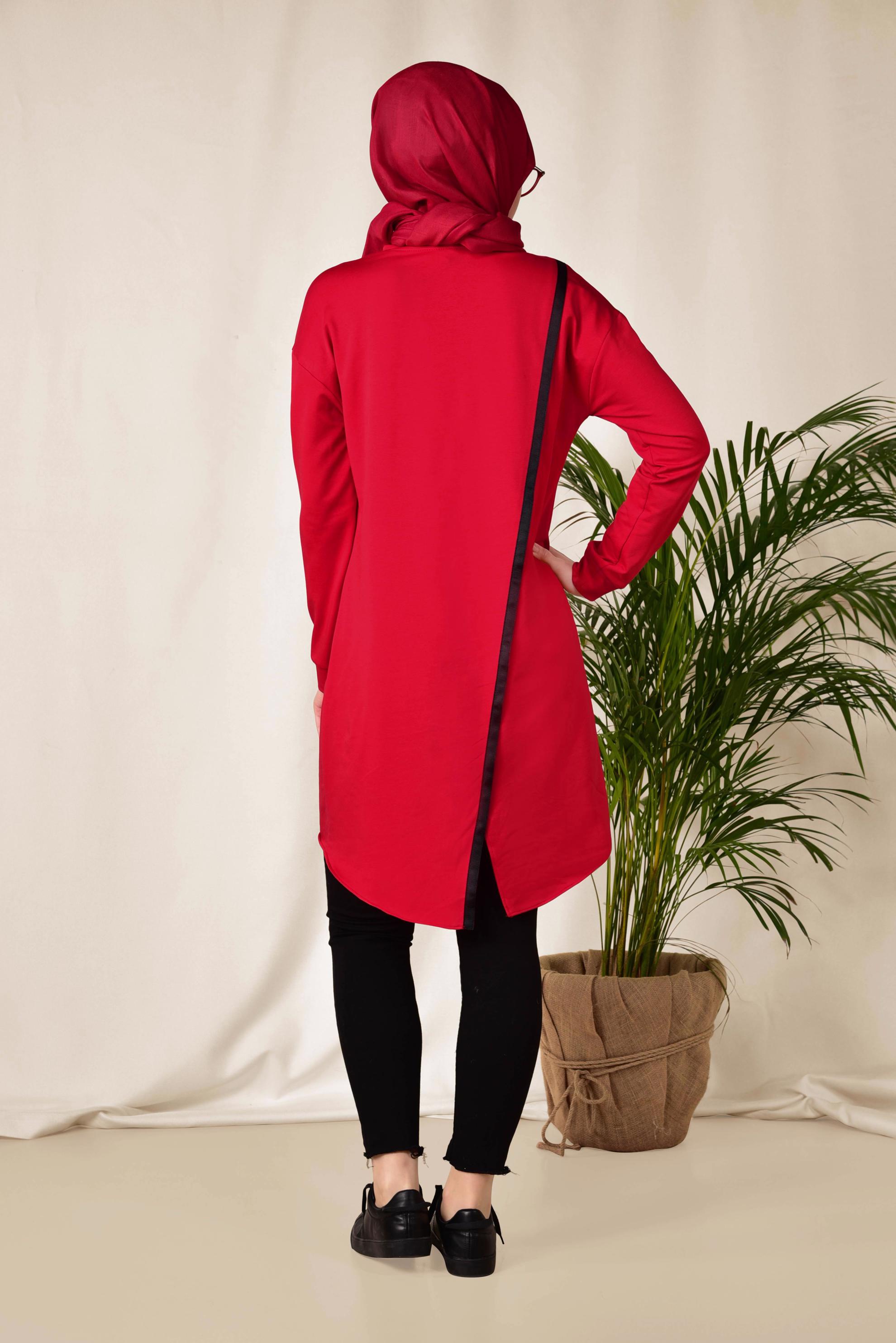 Tesettür giyim KIRMIZI ŞERİT VE YAZI DETAYLI EŞOFMAN TUNİK 4898