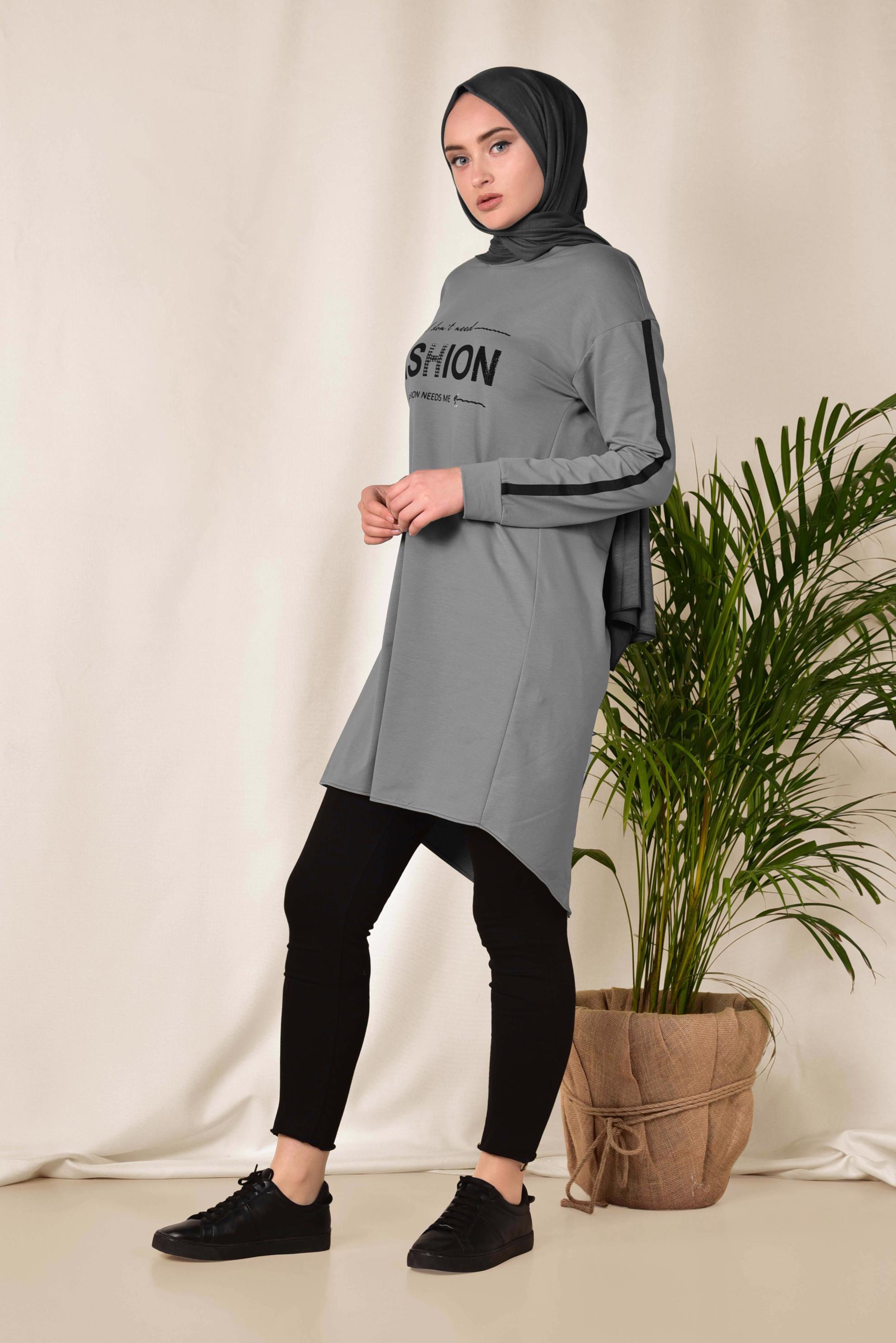 Tesettür giyim GRİ ŞERİT VE YAZI DETAYLI EŞOFMAN TUNİK 4898