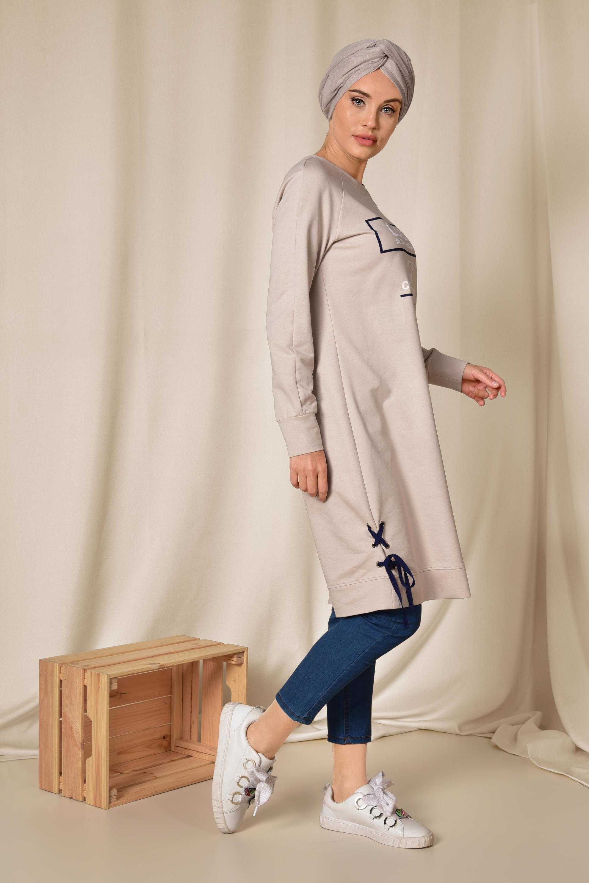 Tesettür giyim BEJ YAZI BASKILI EŞOFMAN TUNİK 4900