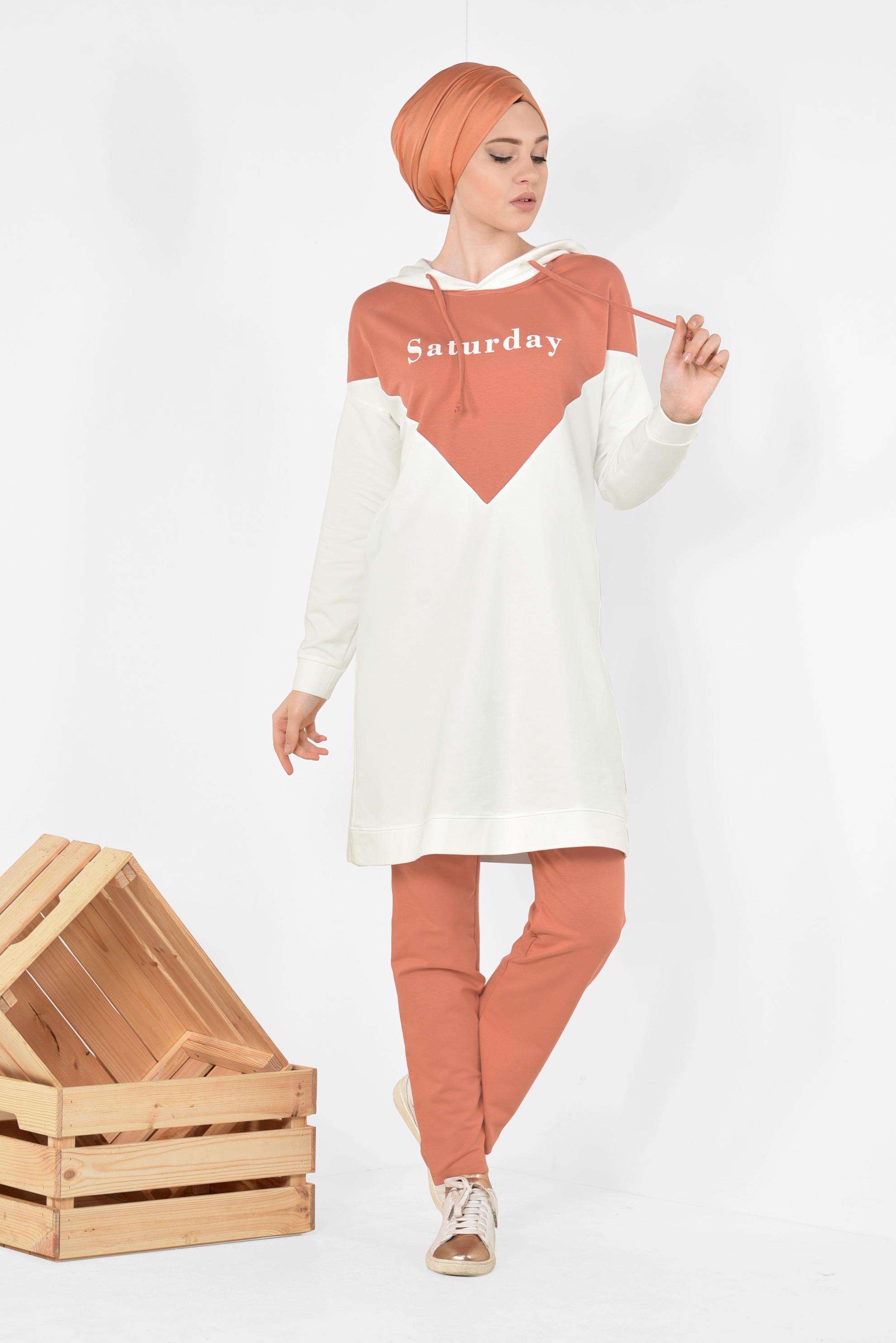 Tesettür giyim TURUNCU YAZI BASKILI PANTOLONLU EŞOFMAN TAKIM 4904	