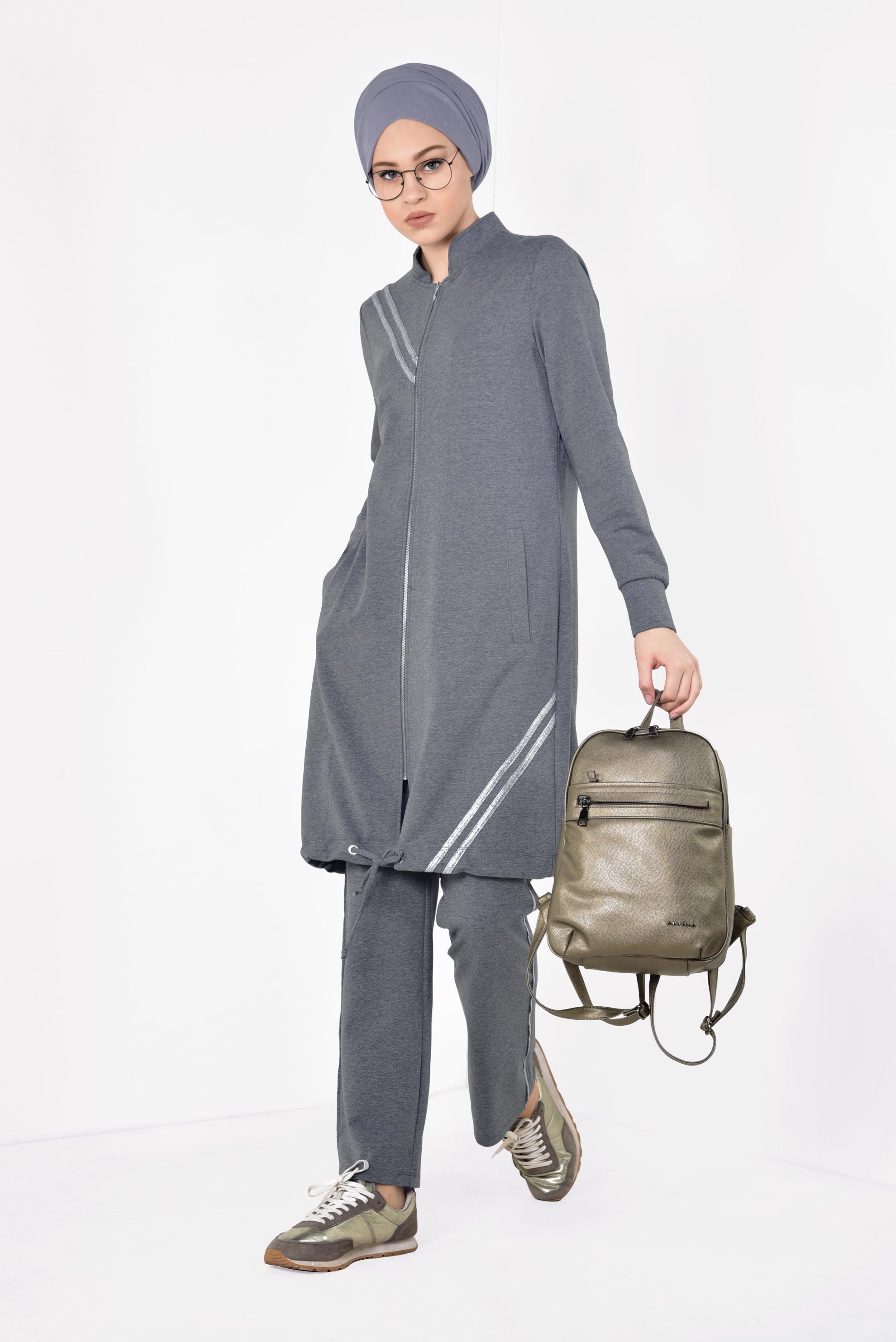 Tesettür giyim GRİ ŞERİT DETAYLI PANTOLONLU EŞOFMAN TAKIMI 4906