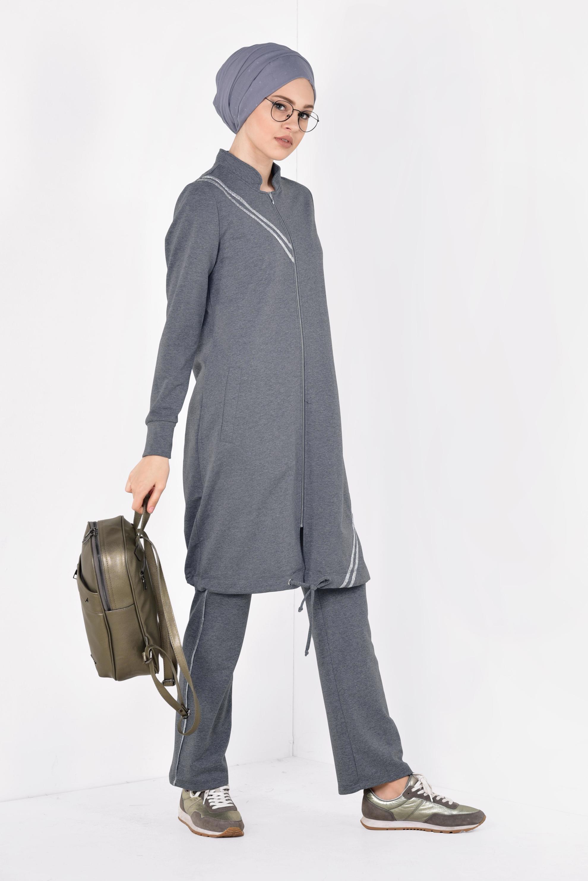 Tesettür giyim GRİ ŞERİT DETAYLI PANTOLONLU EŞOFMAN TAKIMI 4906