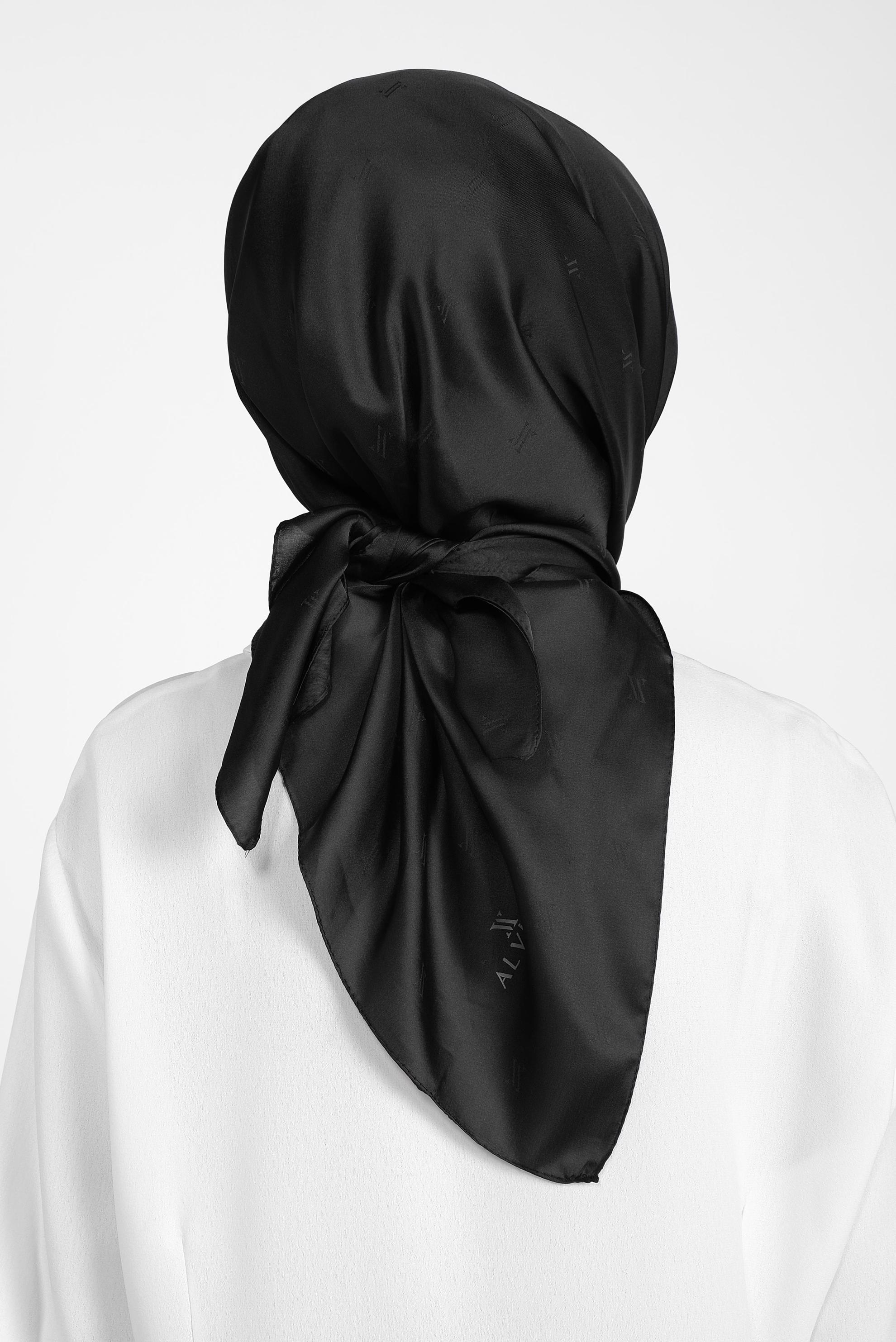 Tesettür giyim SİYAH 9960 ALVİNA LOGOLU İPEKSİ EŞARP