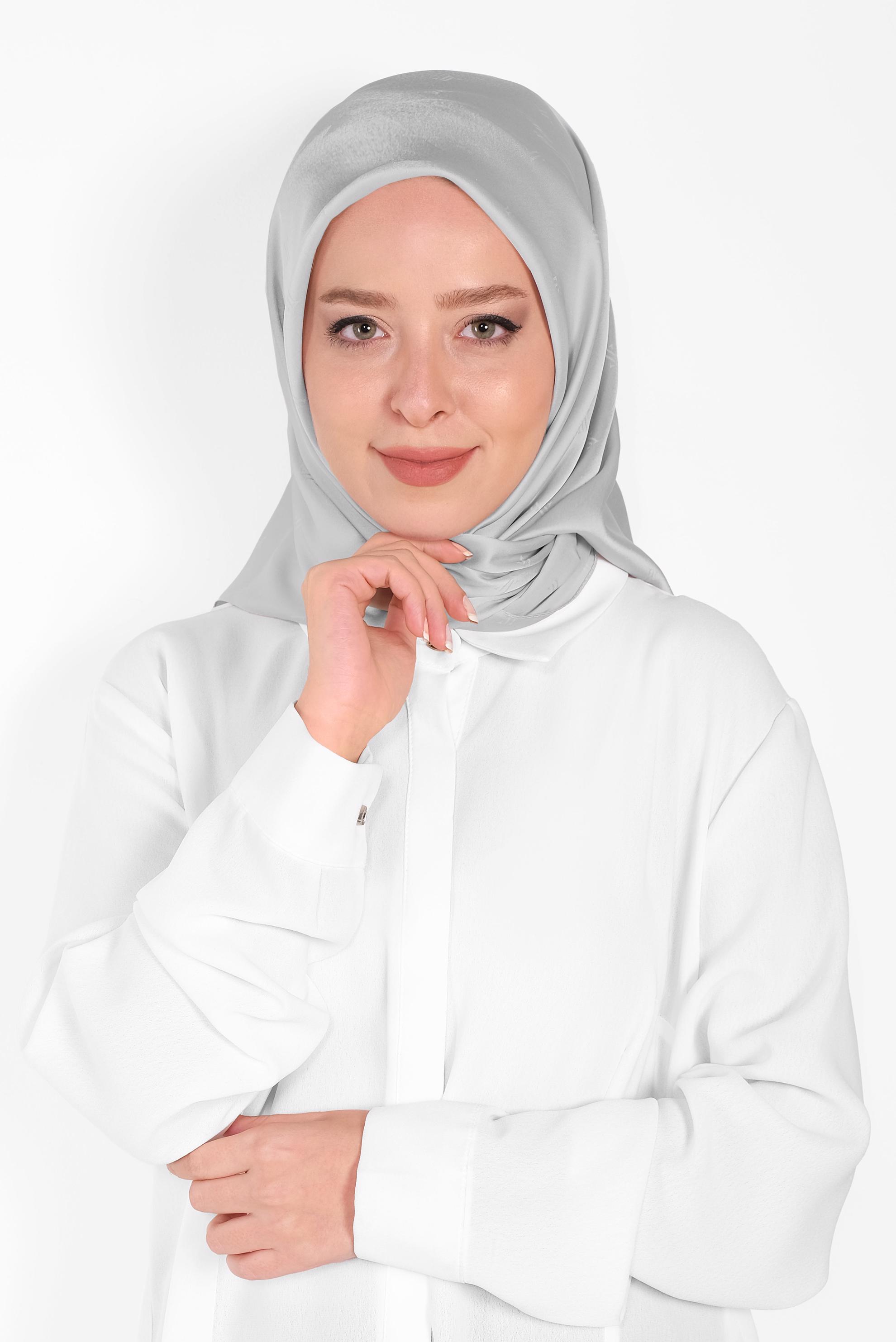 Tesettür giyim GÜMÜŞ 9960 ALVİNA LOGOLU İPEKSİ EŞARP