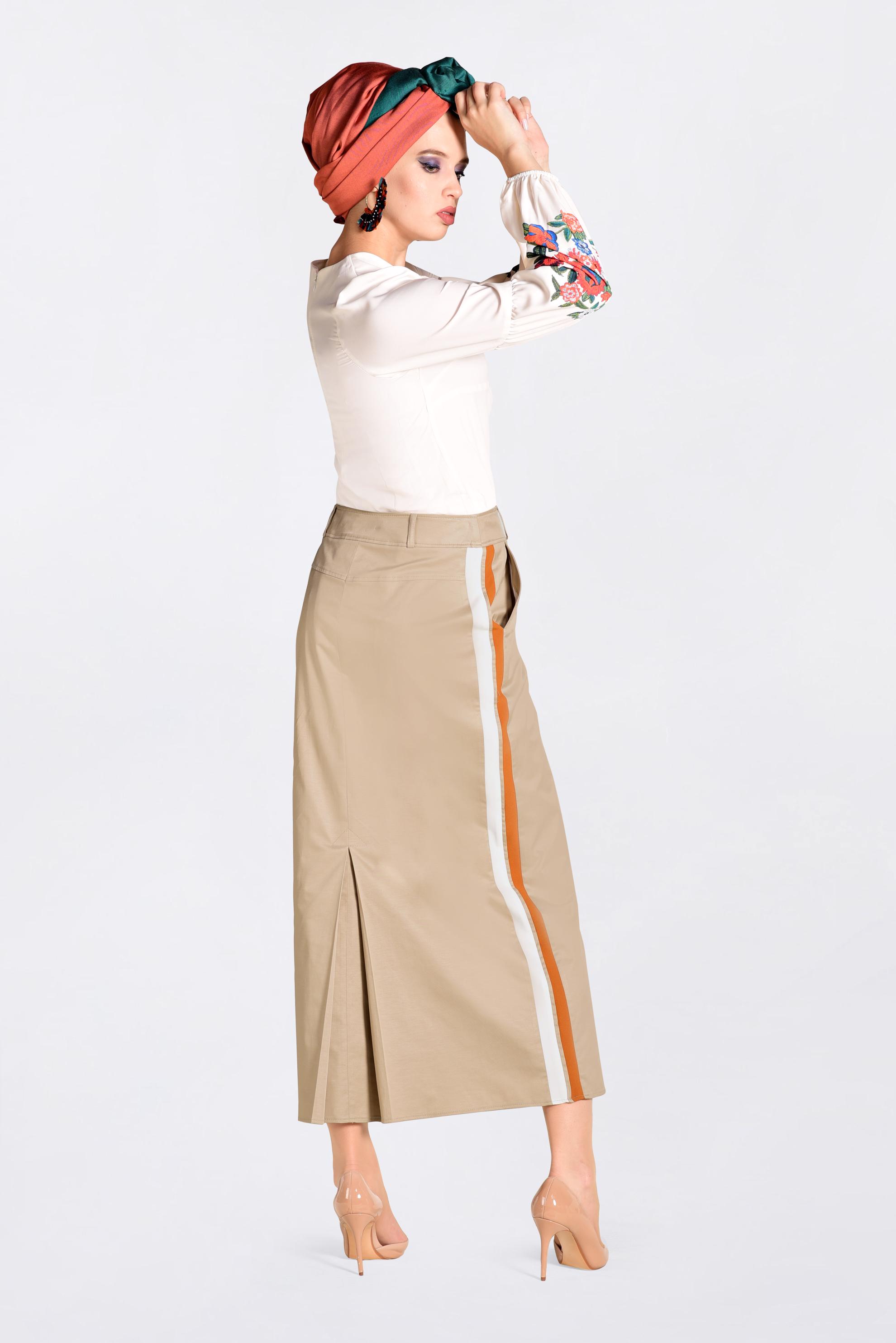 Tesettür giyim BEJ YANLARI ŞERİTLİ ETEK 6200