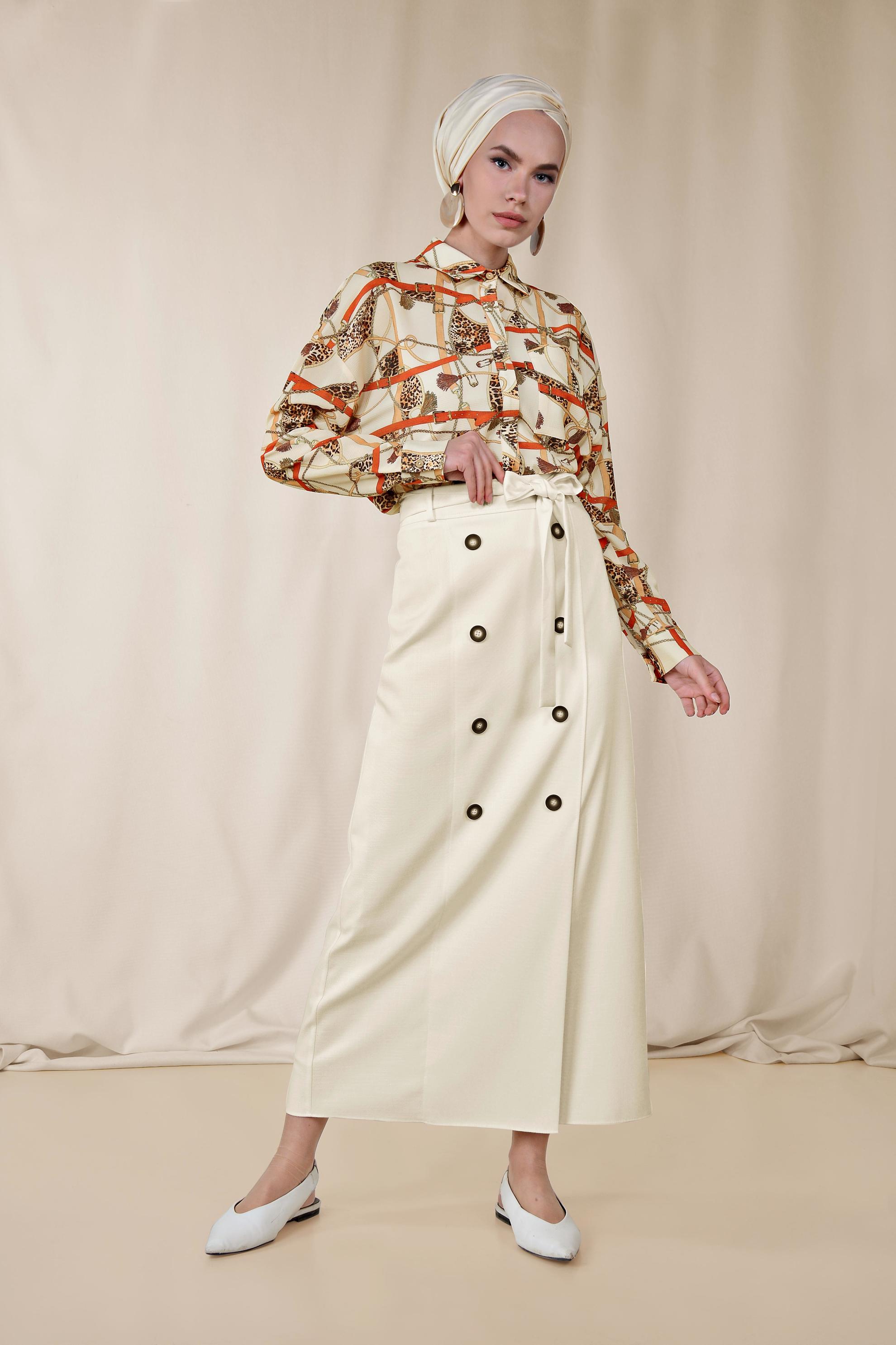 Tesettür giyim BEYAZ BELİ BAĞCIKLI DÜĞME DETAYLI ETEK 6371