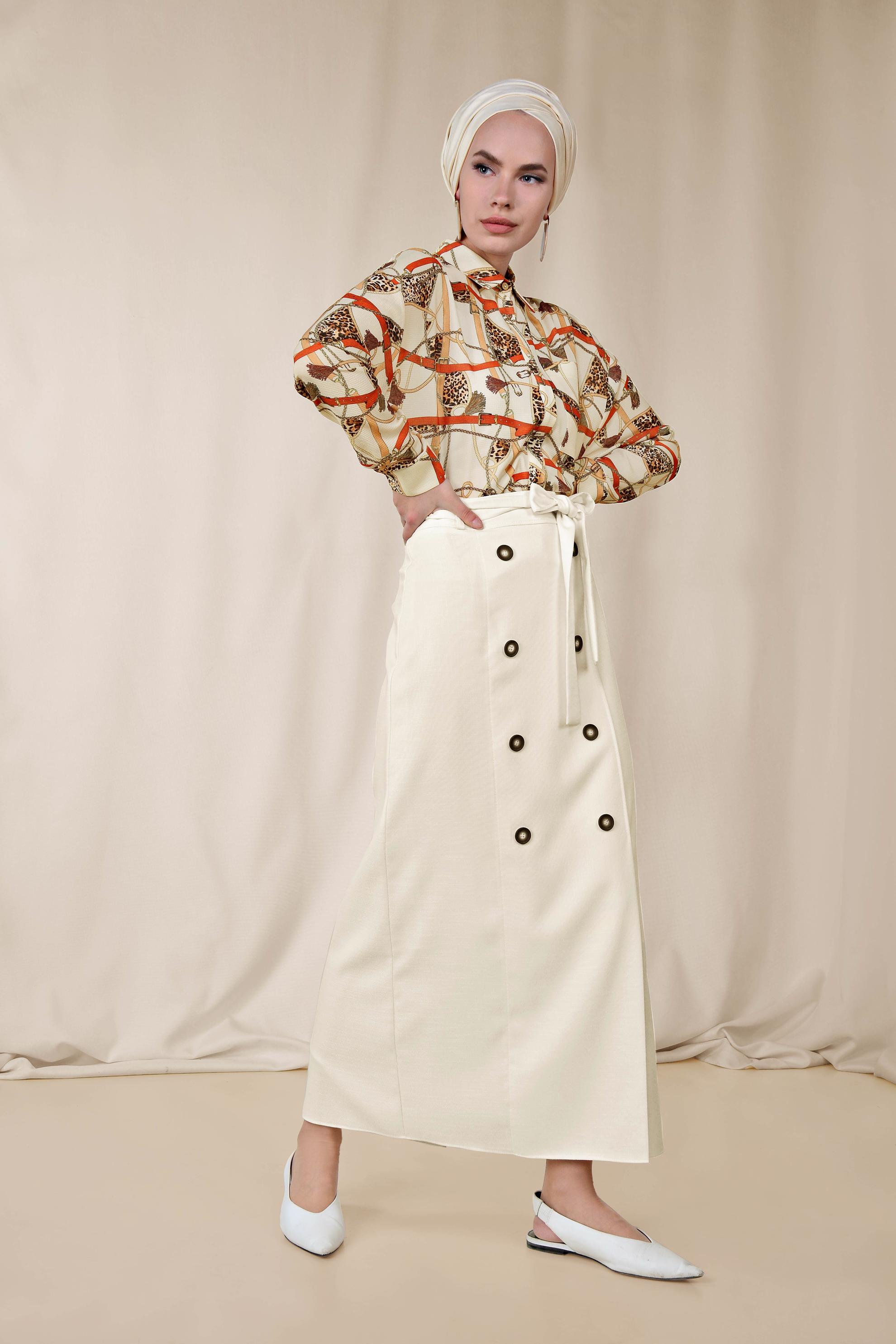 Tesettür giyim BEYAZ BELİ BAĞCIKLI DÜĞME DETAYLI ETEK 6371