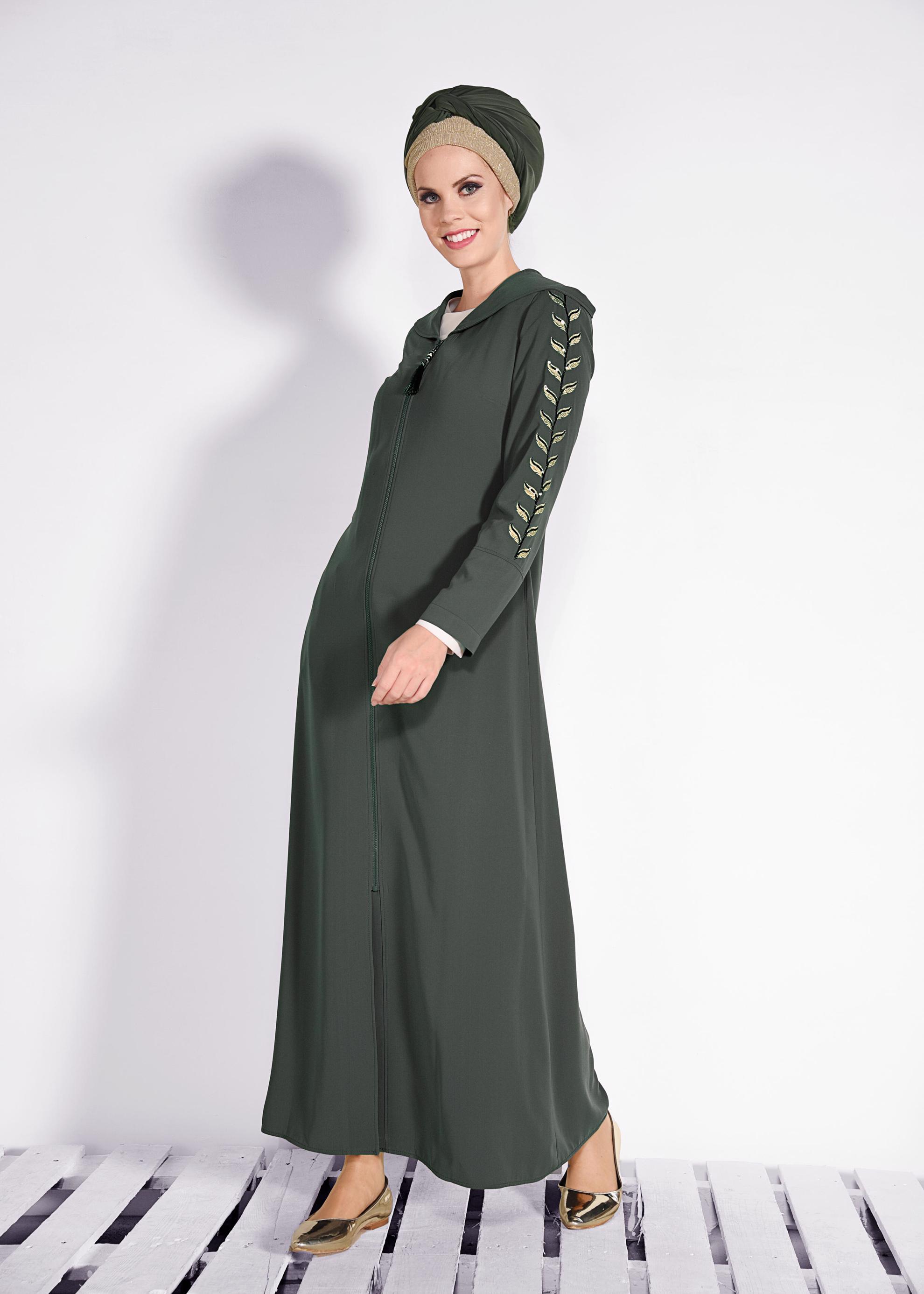 Tesettür giyim HAKİ YAPRAK DESENLİ KAPÜŞONLU FERACE 8293