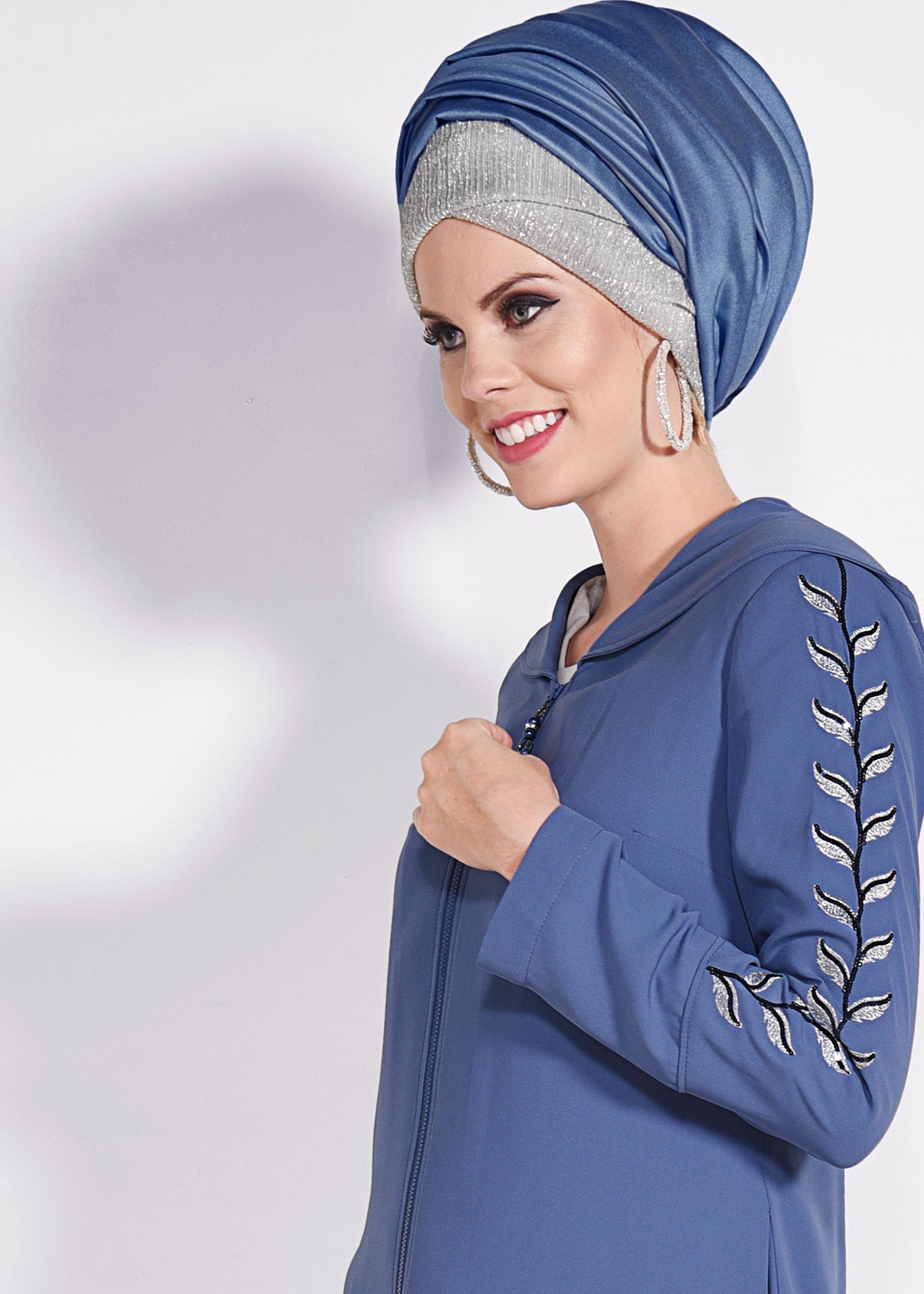 Tesettür giyim MOR YAPRAK DESENLİ KAPÜŞONLU FERACE 8293