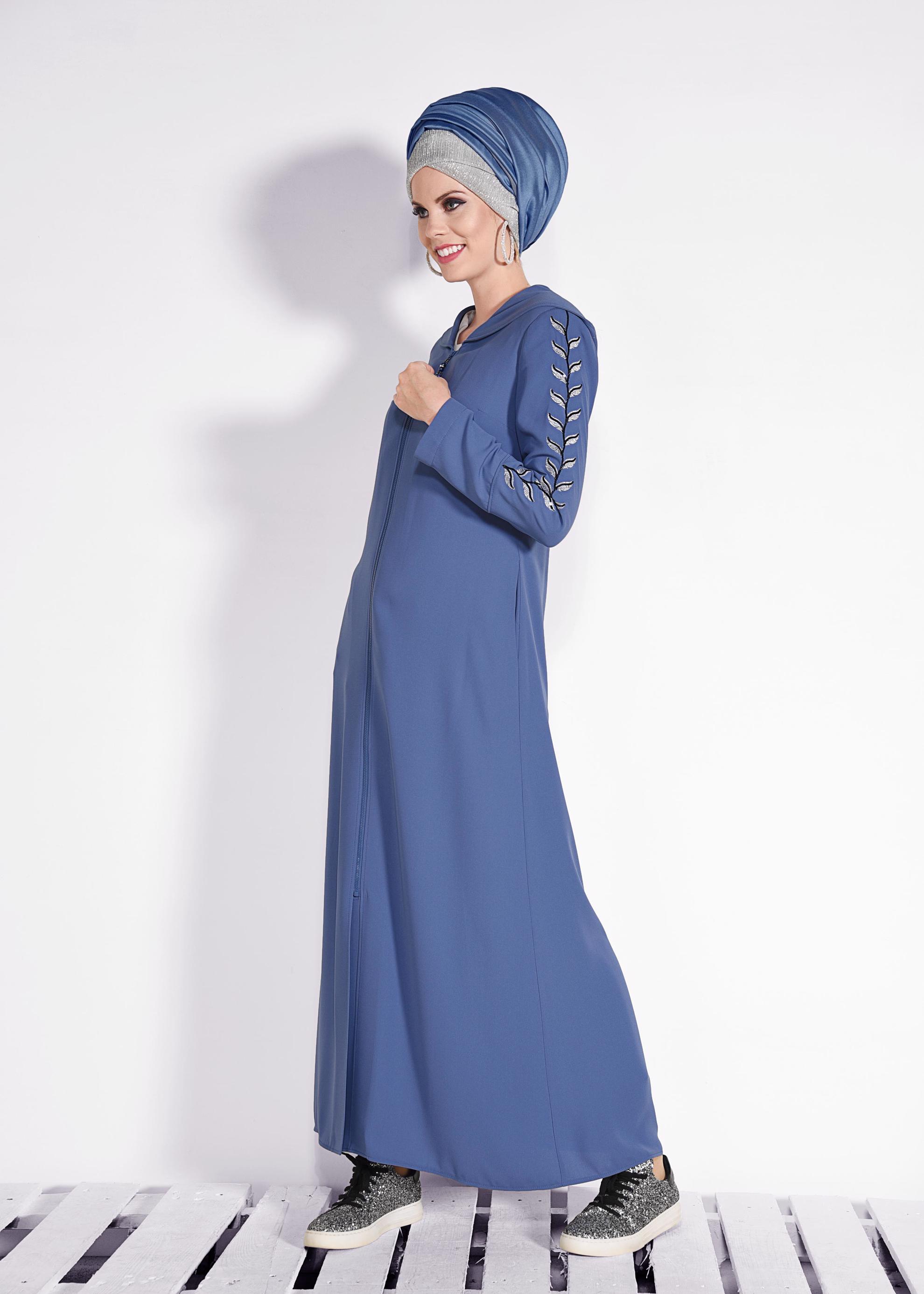 Tesettür giyim MOR YAPRAK DESENLİ KAPÜŞONLU FERACE 8293