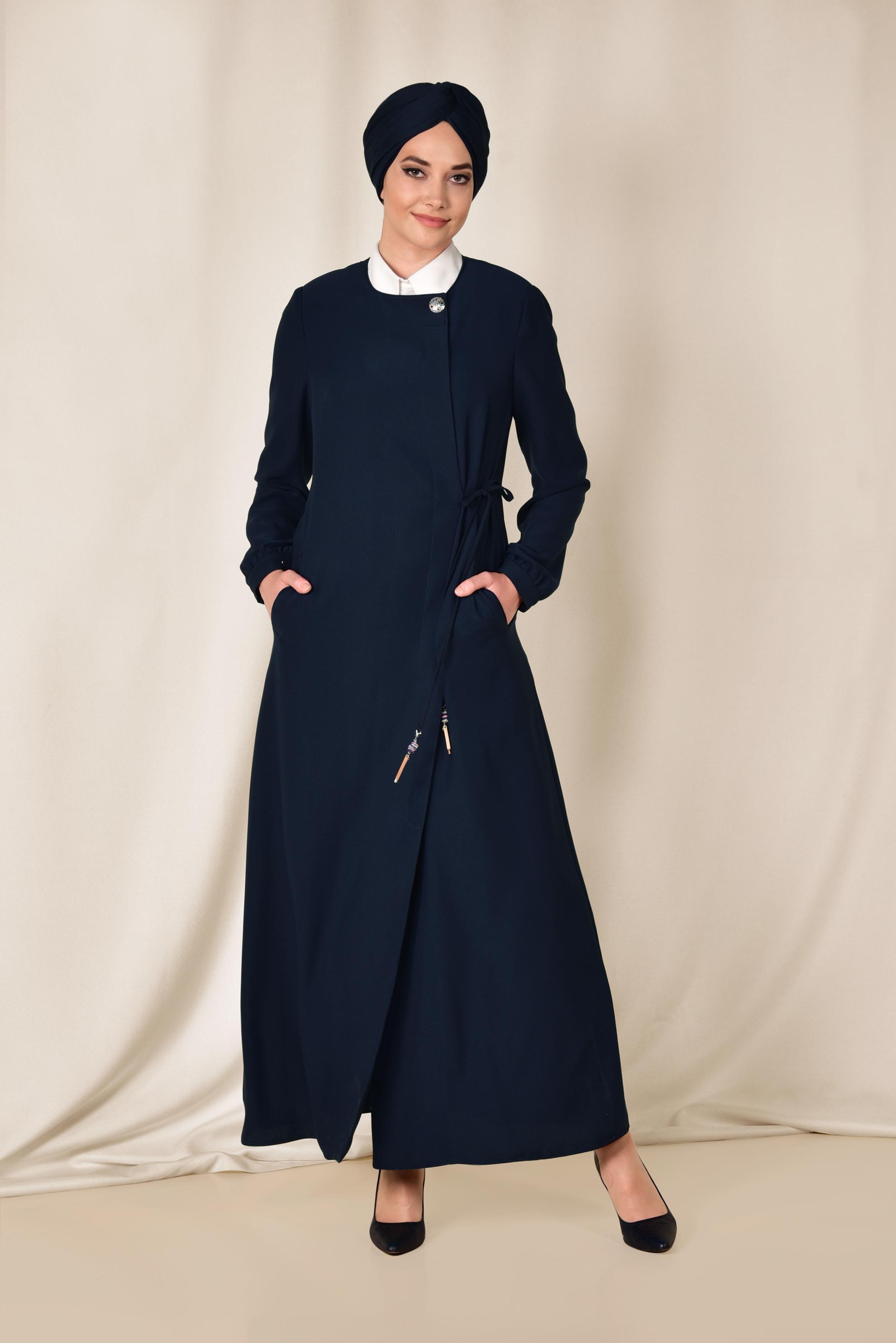 Tesettür giyim LACİVERT BELİ BAĞCIKLI GİZLİ DÜĞMELİ FERACE 8303
