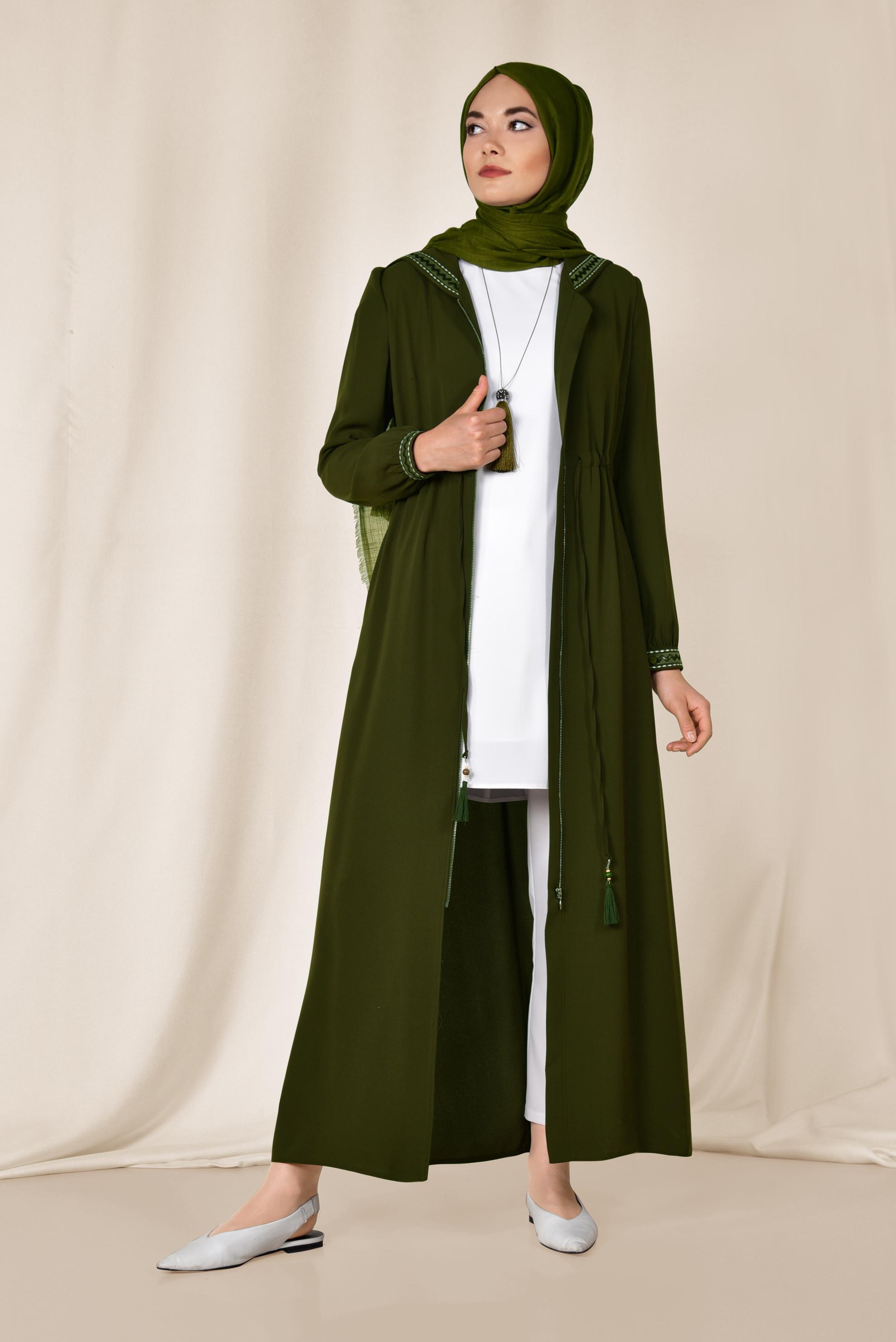 Tesettür giyim HAKİ NAKIŞ DETAYLI FERMUARLI FERACE 8305