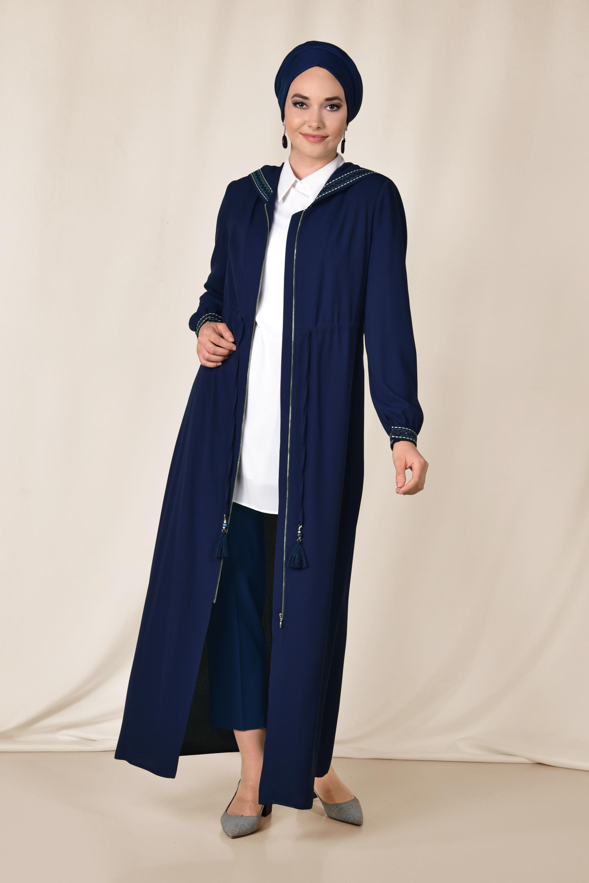 Tesettür giyim LACİVERT NAKIŞ DETAYLI FERMUARLI FERACE 8305