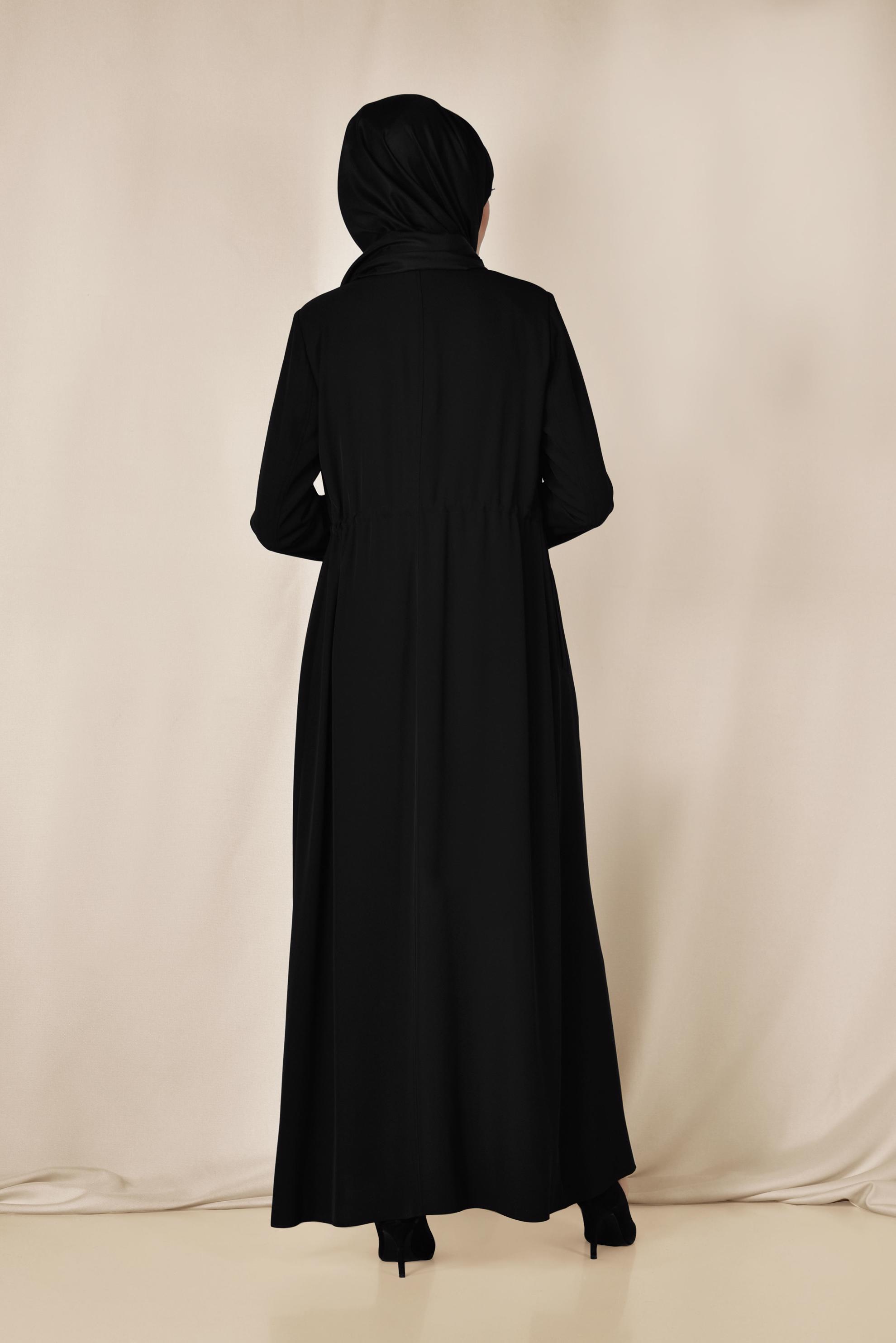 Tesettür giyim SİYAH BELİ BÜZGÜLÜ FERMUARLI FERACE 8307