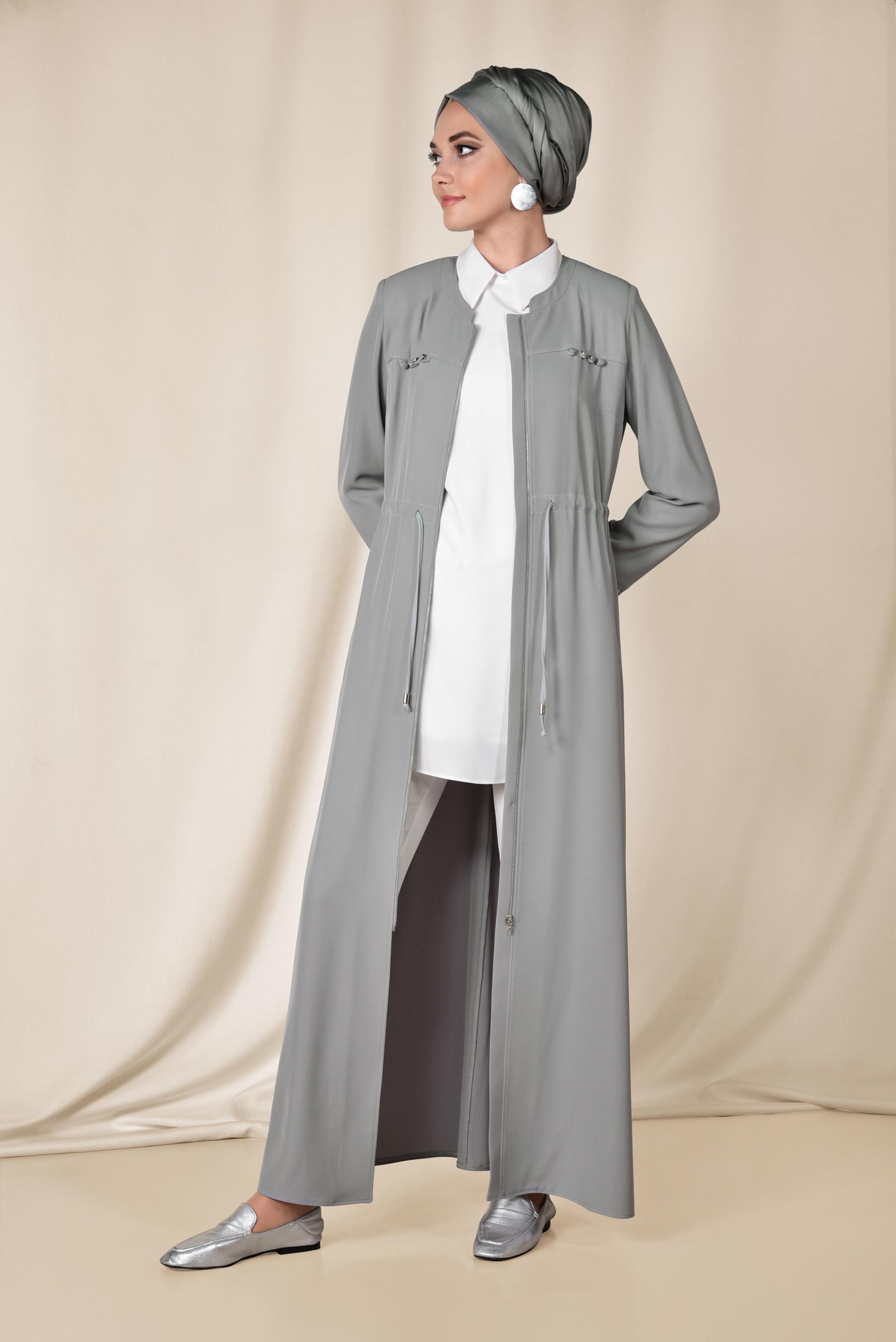 Tesettür giyim GRİ BELİ BÜZGÜLÜ FERMUARLI FERACE 8307