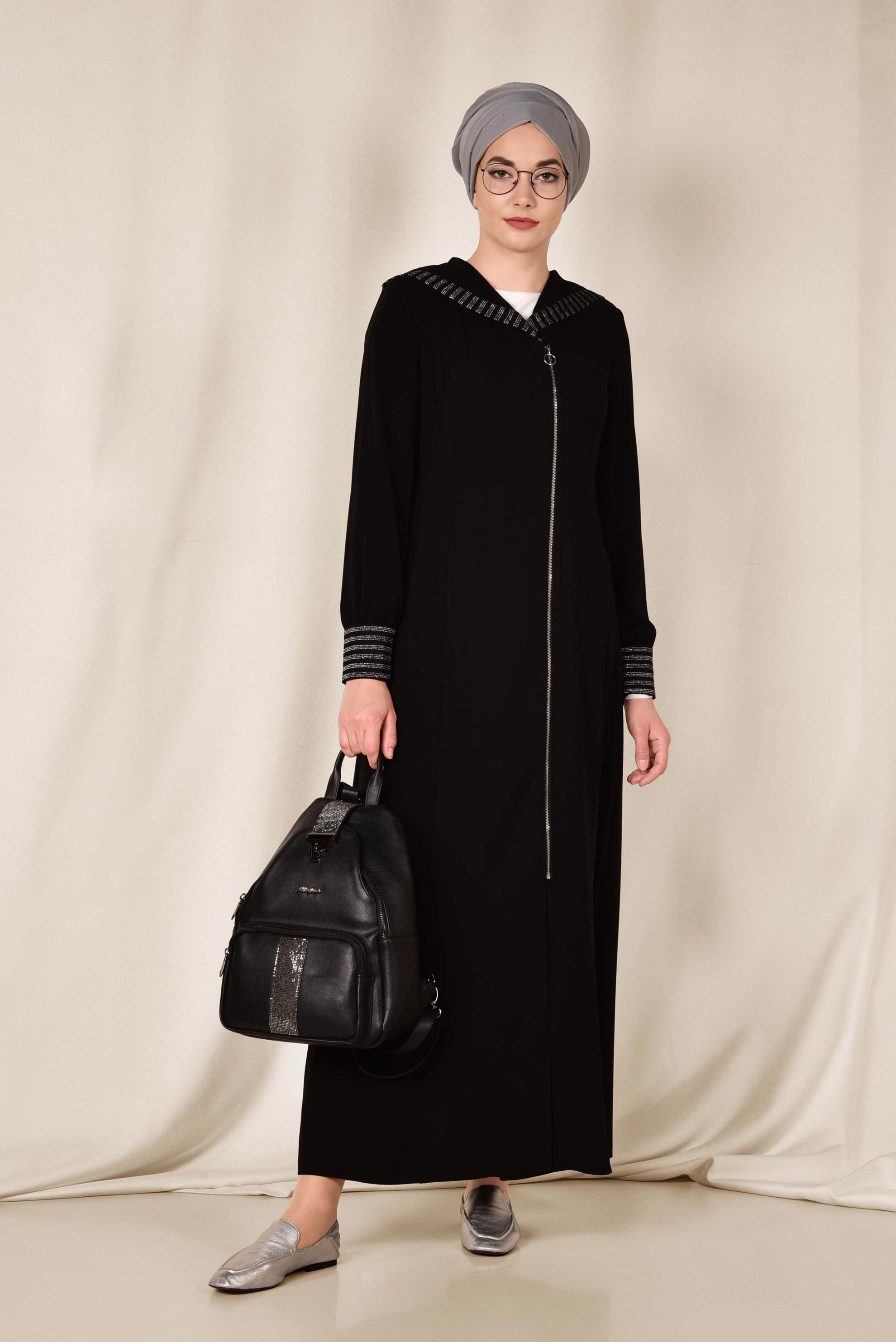 Tesettür giyim SİYAH SİM DETAYLI KAPÜŞONLU SPOR FERACE 8309